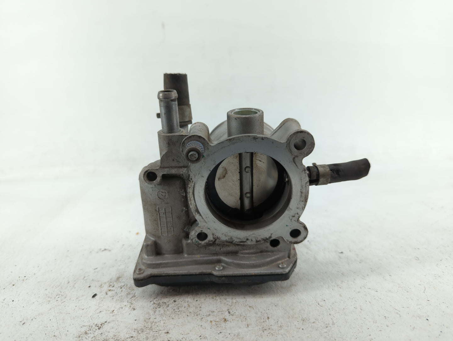 2012-2019 Kia Soul Throttle Body P/N:35100-2B300 Fits Fits 2012 2013 2014 2015 2016 2017 2018 2019 OEM Used Auto Parts - Oem
