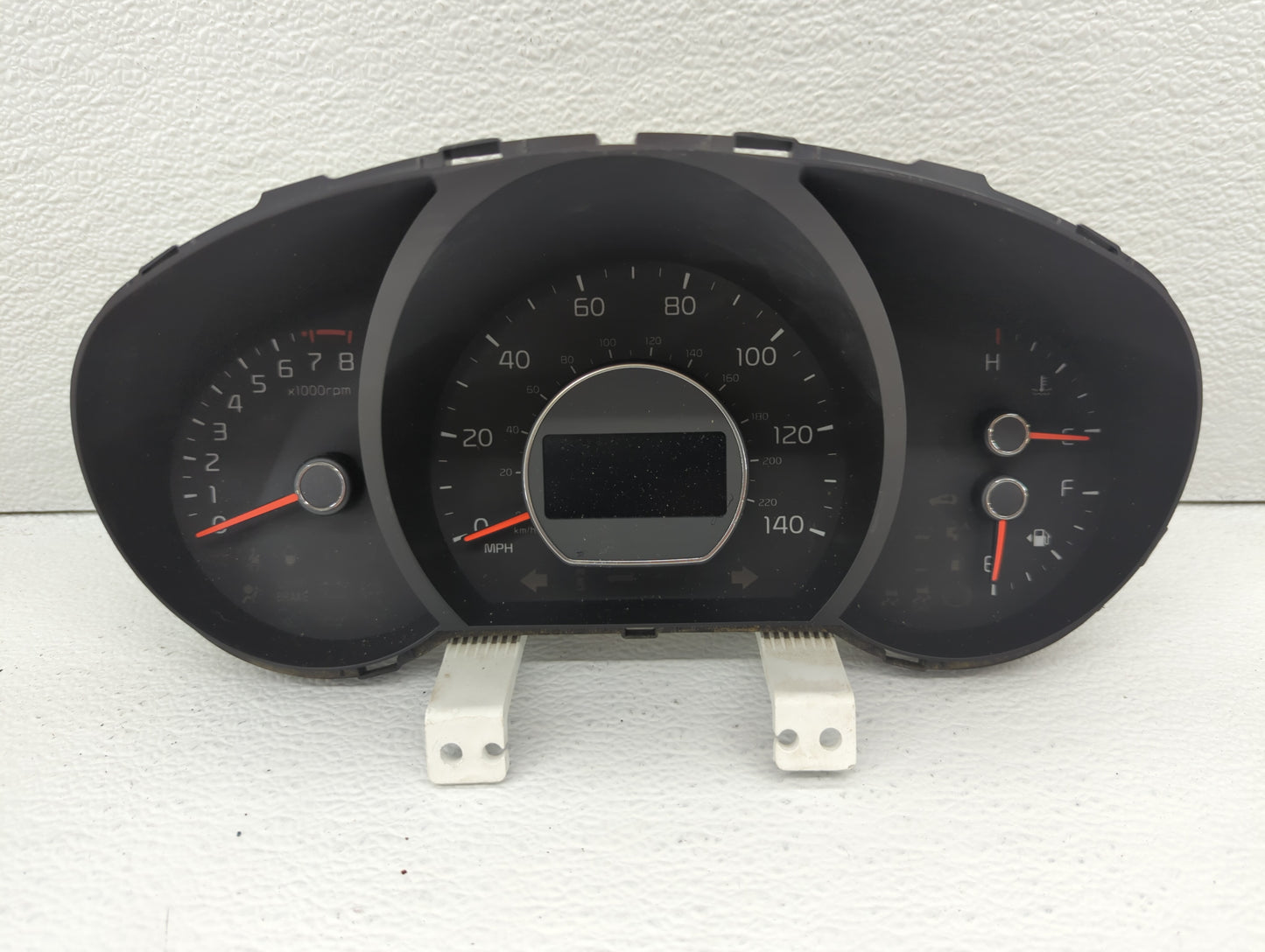 2017-2019 Kia Soul Instrument Cluster Speedometer Gauges P/N:94006-B2720 Fits Fits 2017 2018 2019 OEM Used Auto Parts - Oemu