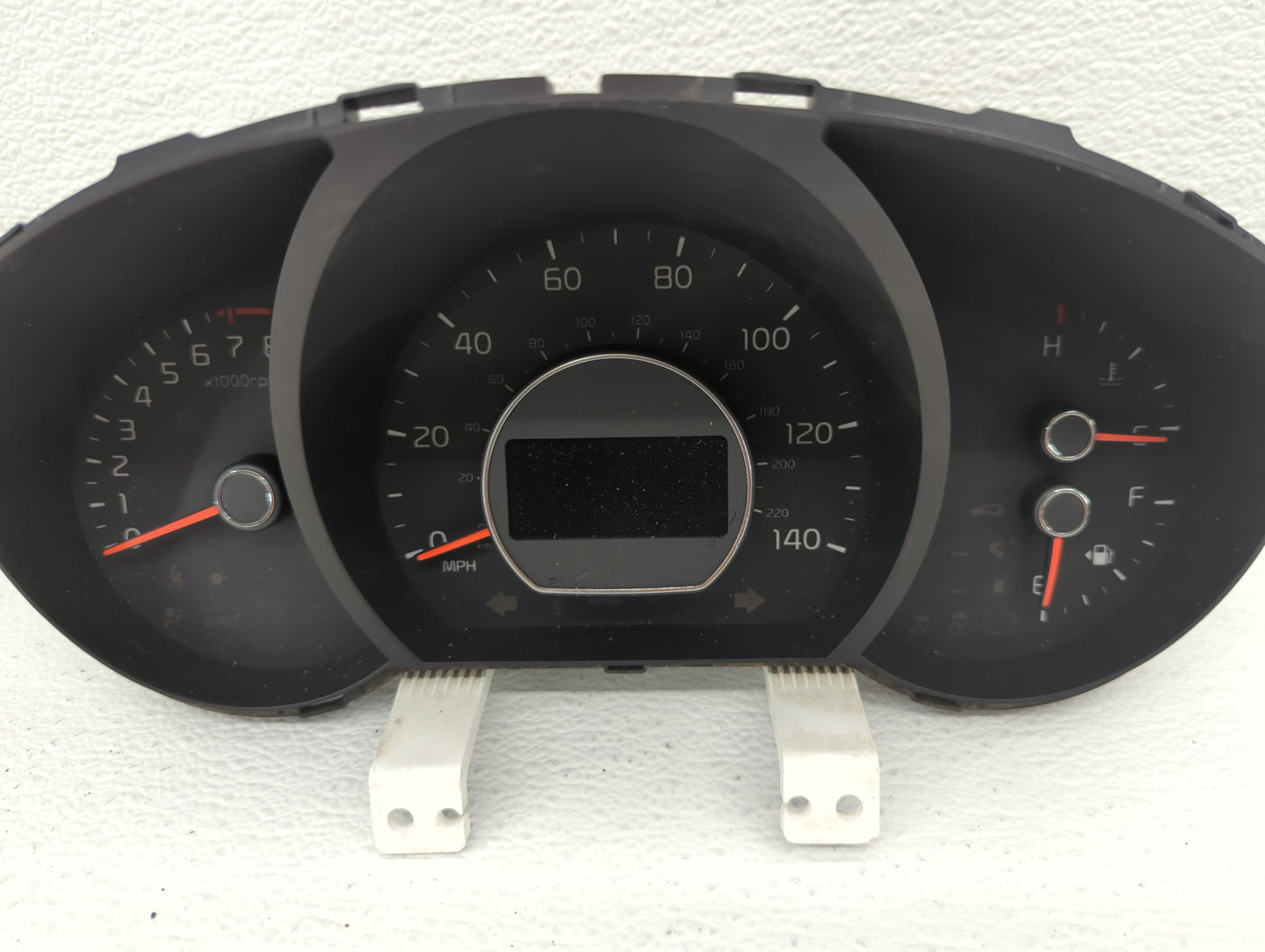 2017-2019 Kia Soul Instrument Cluster Speedometer Gauges P/N:94006-B2720 Fits Fits 2017 2018 2019 OEM Used Auto Parts - Oemu
