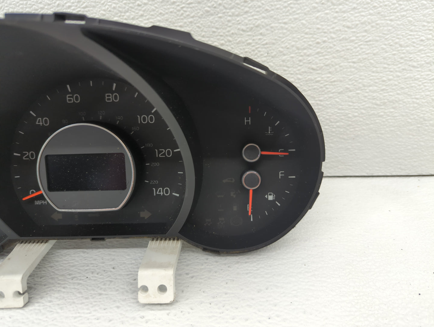 2017-2019 Kia Soul Instrument Cluster Speedometer Gauges P/N:94006-B2720 Fits Fits 2017 2018 2019 OEM Used Auto Parts - Oemu