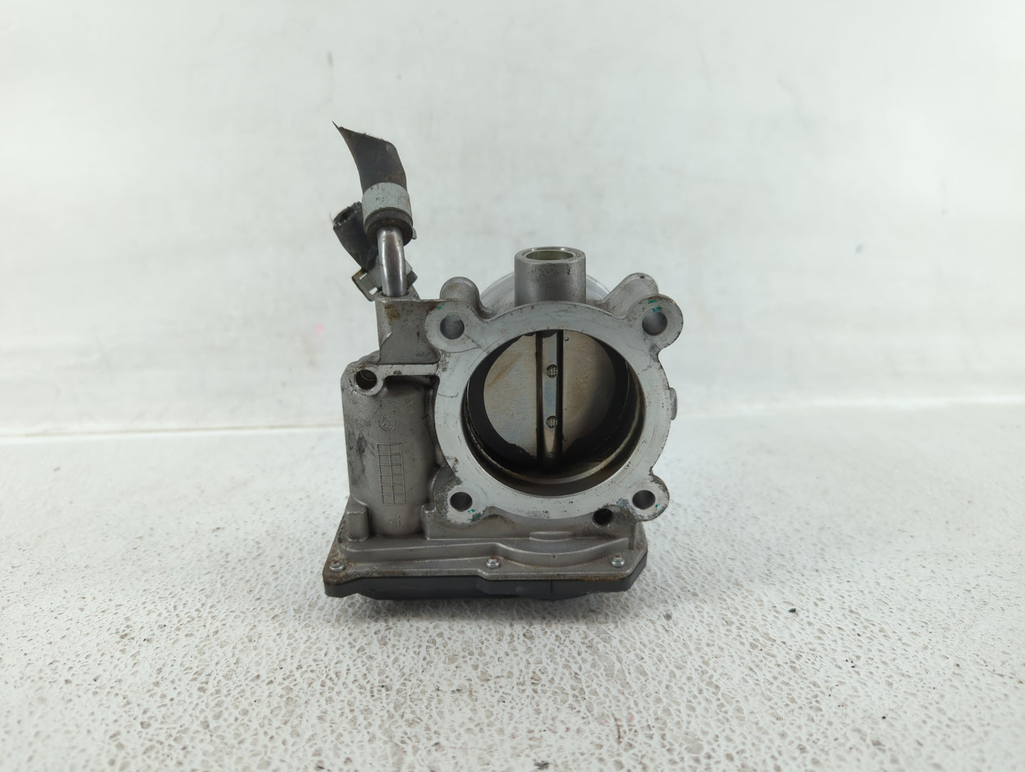 2014-2019 Kia Soul Throttle Body P/N:35100-2E000 Fits Fits 2011 2012 2013 2014 2015 2016 2017 2018 2019 2020 2021 OEM Used A