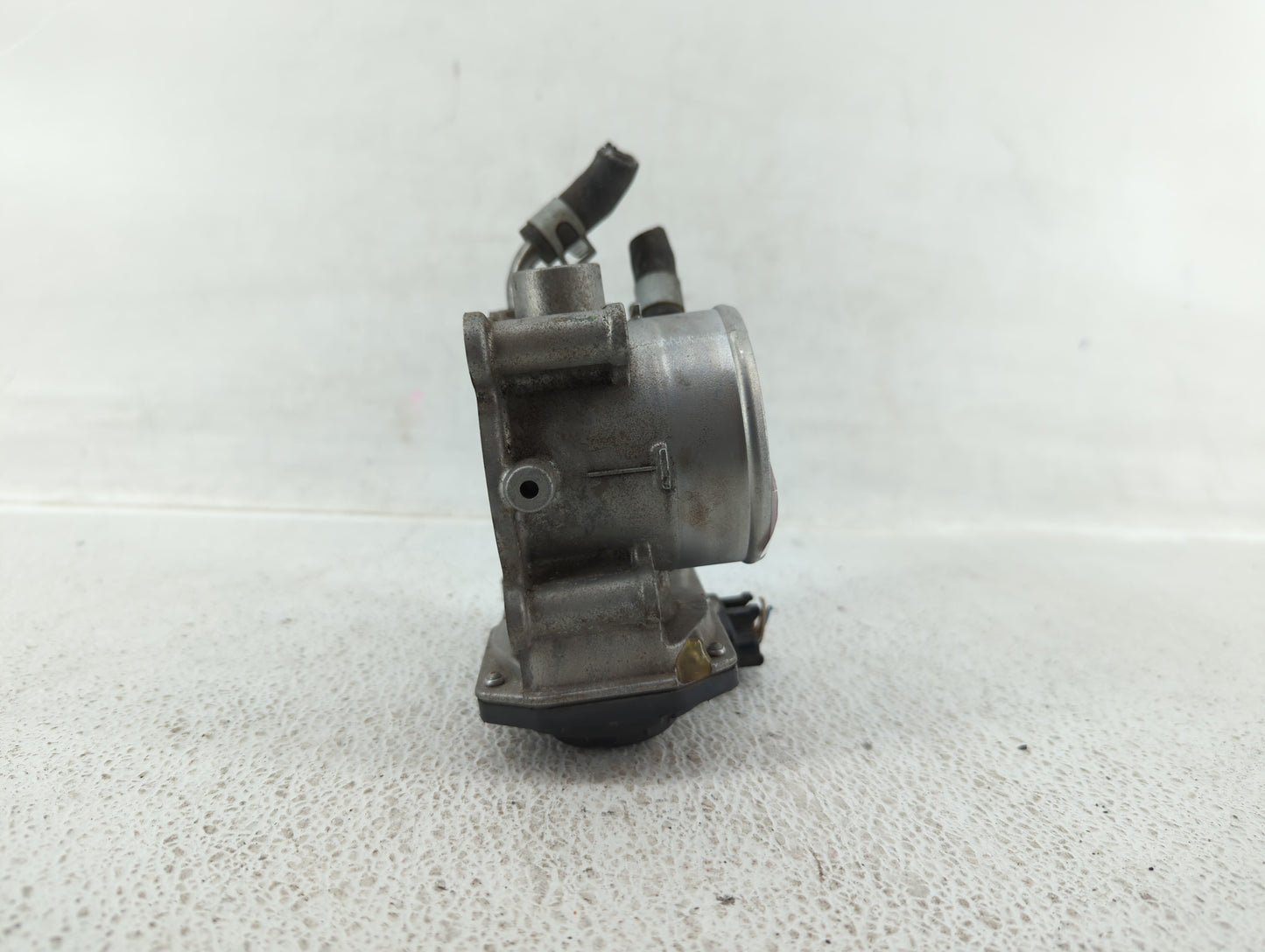 2014-2019 Kia Soul Throttle Body P/N:35100-2E000 Fits Fits 2011 2012 2013 2014 2015 2016 2017 2018 2019 2020 2021 OEM Used A