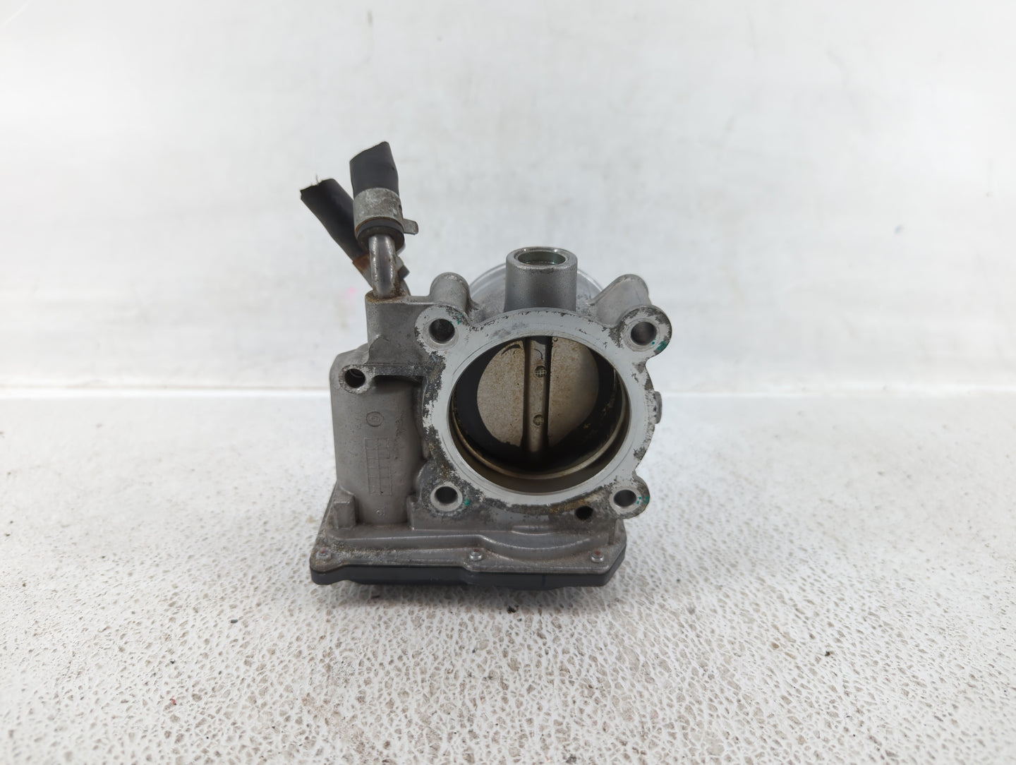 2014-2019 Kia Soul Throttle Body P/N:35100-2E000 Fits Fits 2011 2012 2013 2014 2015 2016 2017 2018 2019 2020 2021 OEM Used A