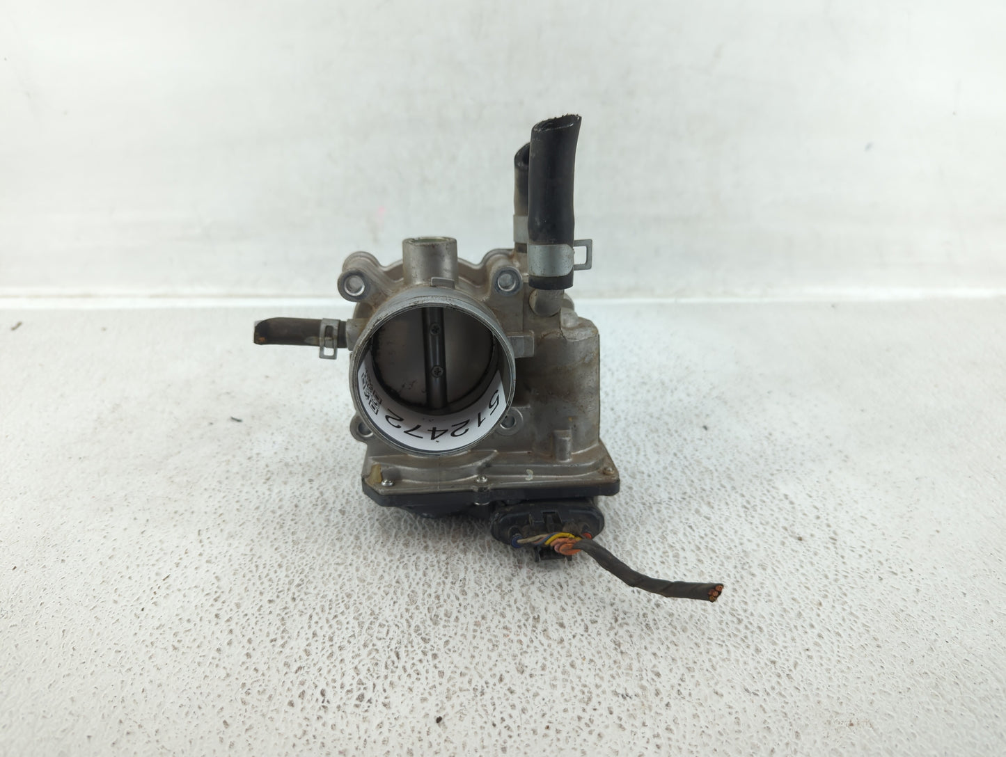 2012-2019 Kia Soul Throttle Body P/N:35100-2B300 Fits Fits 2012 2013 2014 2015 2016 2017 2018 2019 OEM Used Auto Parts - Oem