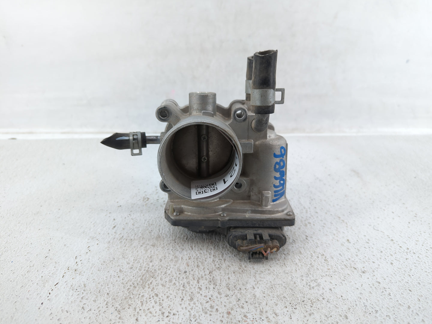 2012-2019 Kia Soul Throttle Body P/N:35100-2B300 Fits Fits 2012 2013 2014 2015 2016 2017 2018 2019 OEM Used Auto Parts - Oem