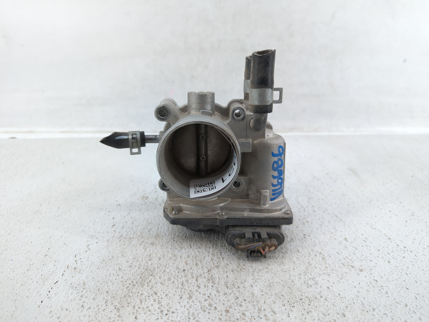 2012-2019 Kia Soul Throttle Body P/N:35100-2B300 Fits Fits 2012 2013 2014 2015 2016 2017 2018 2019 OEM Used Auto Parts - Oem