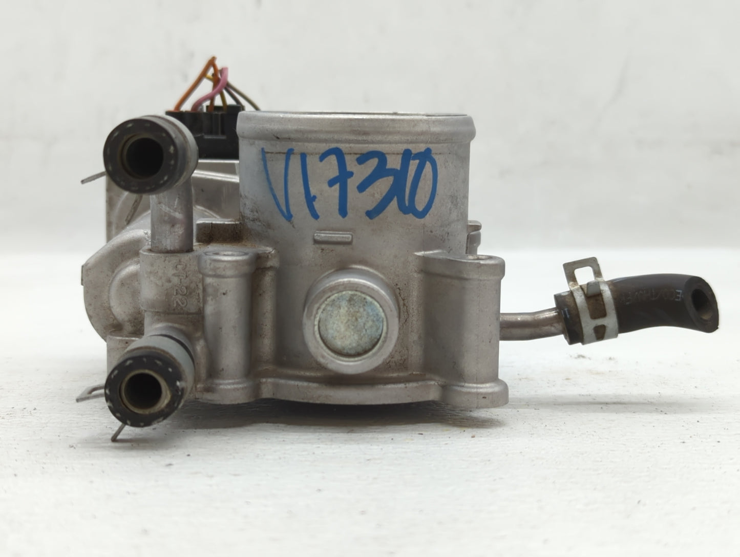 2012-2019 Kia Soul Throttle Body P/N:35100-2B300 Fits Fits 2012 2013 2014 2015 2016 2017 2018 2019 OEM Used Auto Parts - Oem