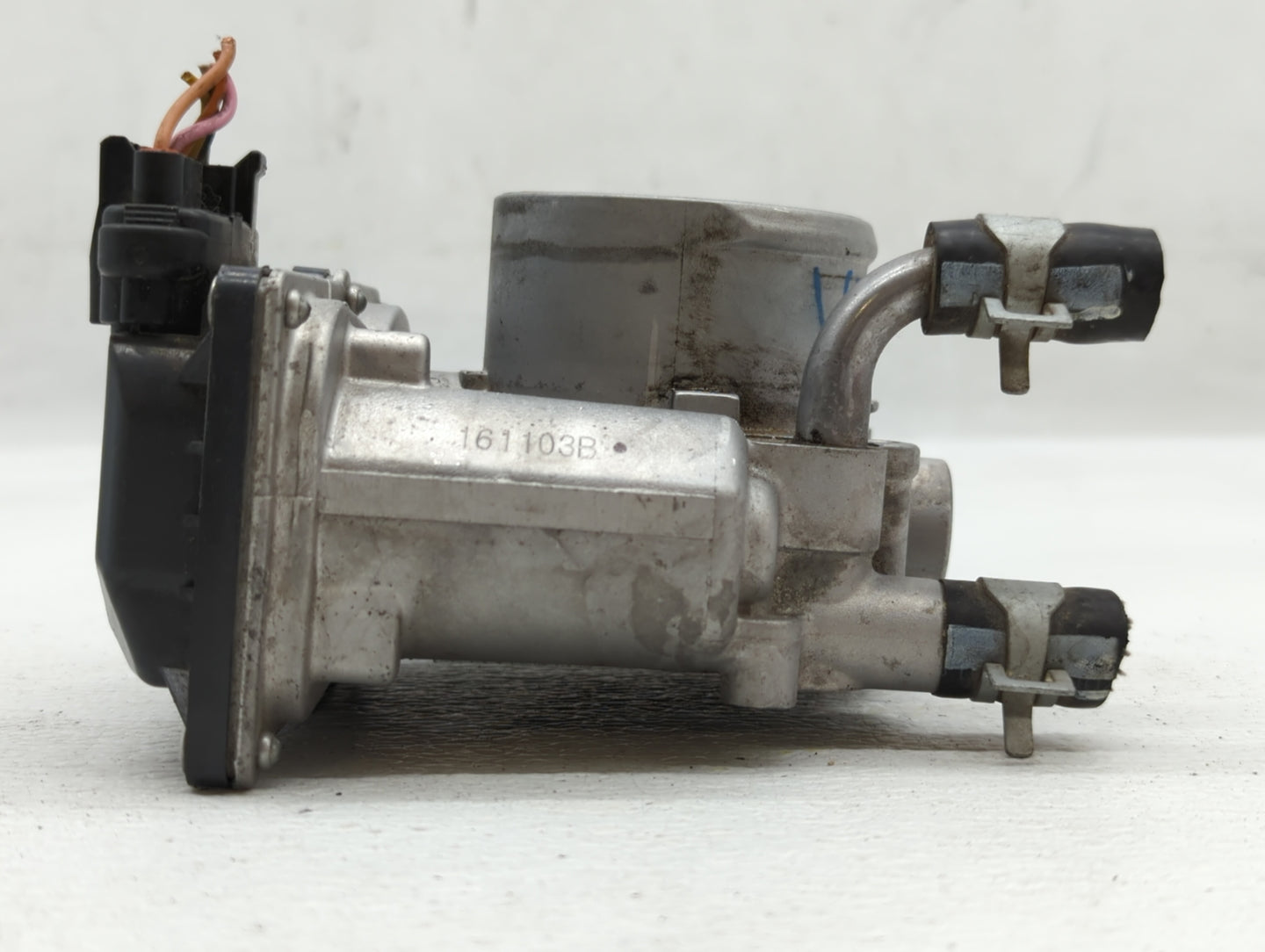 2012-2019 Kia Soul Throttle Body P/N:35100-2B300 Fits Fits 2012 2013 2014 2015 2016 2017 2018 2019 OEM Used Auto Parts - Oem