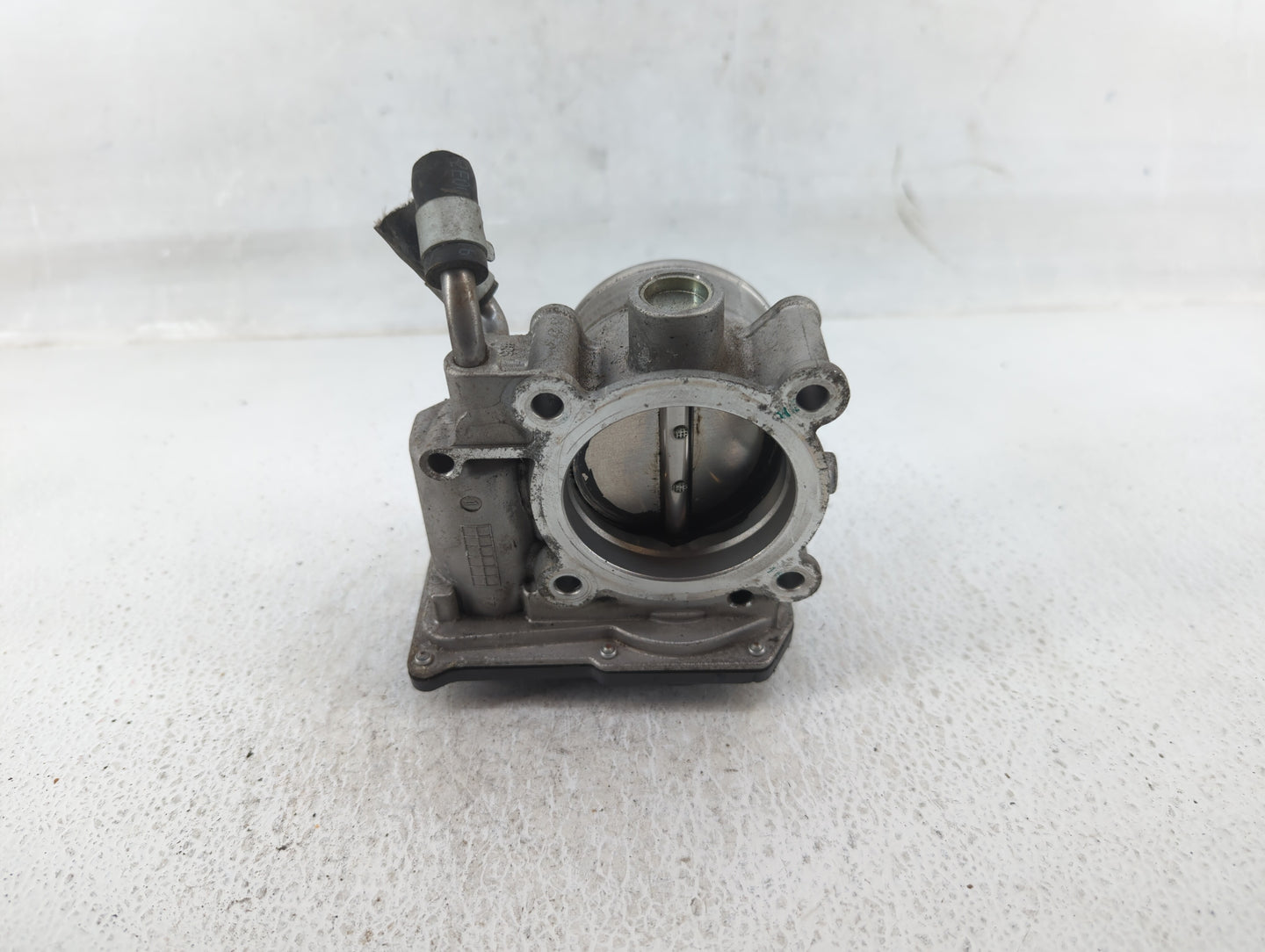 2014-2019 Kia Soul Throttle Body P/N:35100-2E000 Fits Fits 2011 2012 2013 2014 2015 2016 2017 2018 2019 2020 2021 OEM Used A