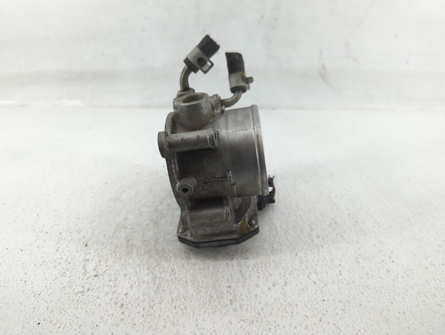 2014-2019 Kia Soul Throttle Body P/N:35100-2E000 Fits Fits 2011 2012 2013 2014 2015 2016 2017 2018 2019 2020 2021 OEM Used A