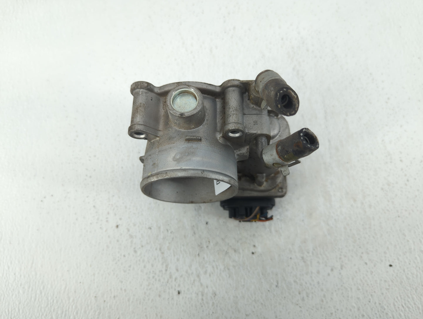 2014-2019 Kia Soul Throttle Body P/N:35100-2E000 Fits Fits 2011 2012 2013 2014 2015 2016 2017 2018 2019 2020 2021 OEM Used A