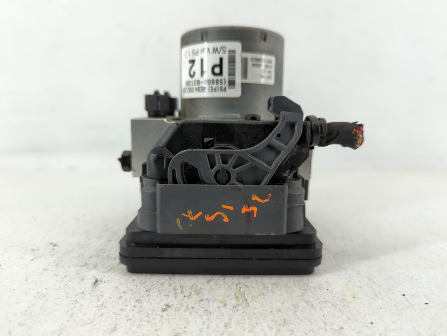 2017-2019 Kia Soul ABS Pump Control Module Replacement P/N:58900-B2120 58910-F2620 Fits Fits 2017 2018 2019 OEM Used Auto Pa