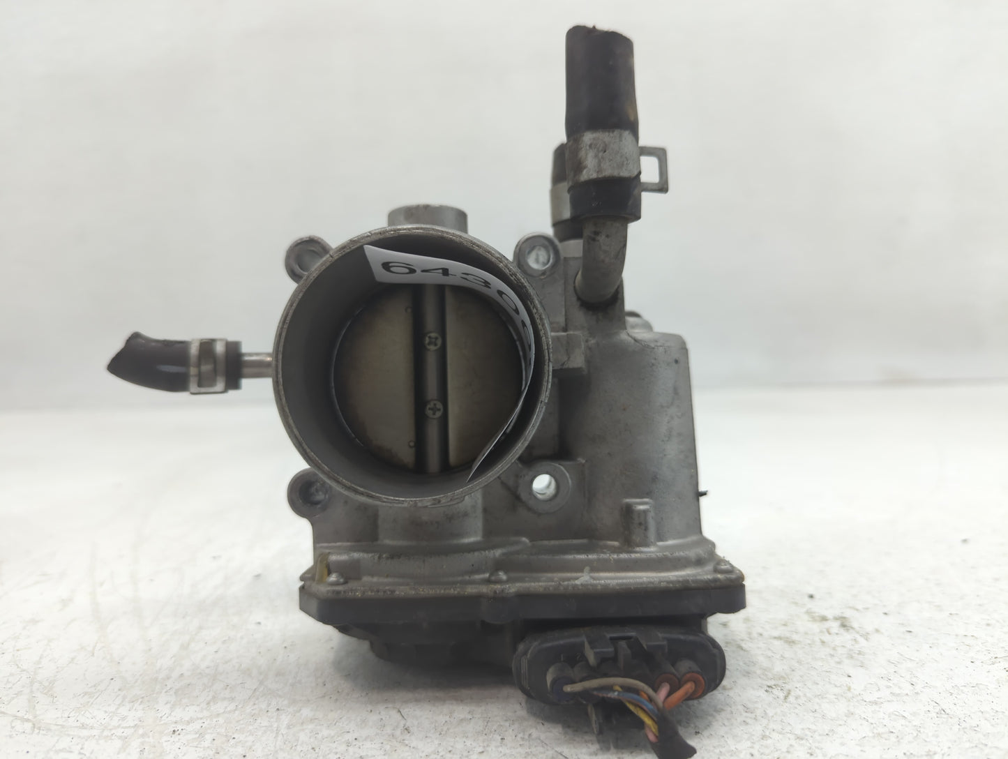 2012-2019 Kia Soul Throttle Body P/N:5302 11T13 35100-2B300 Fits Fits 2012 2013 2014 2015 2016 2017 2018 2019 OEM Used Auto 