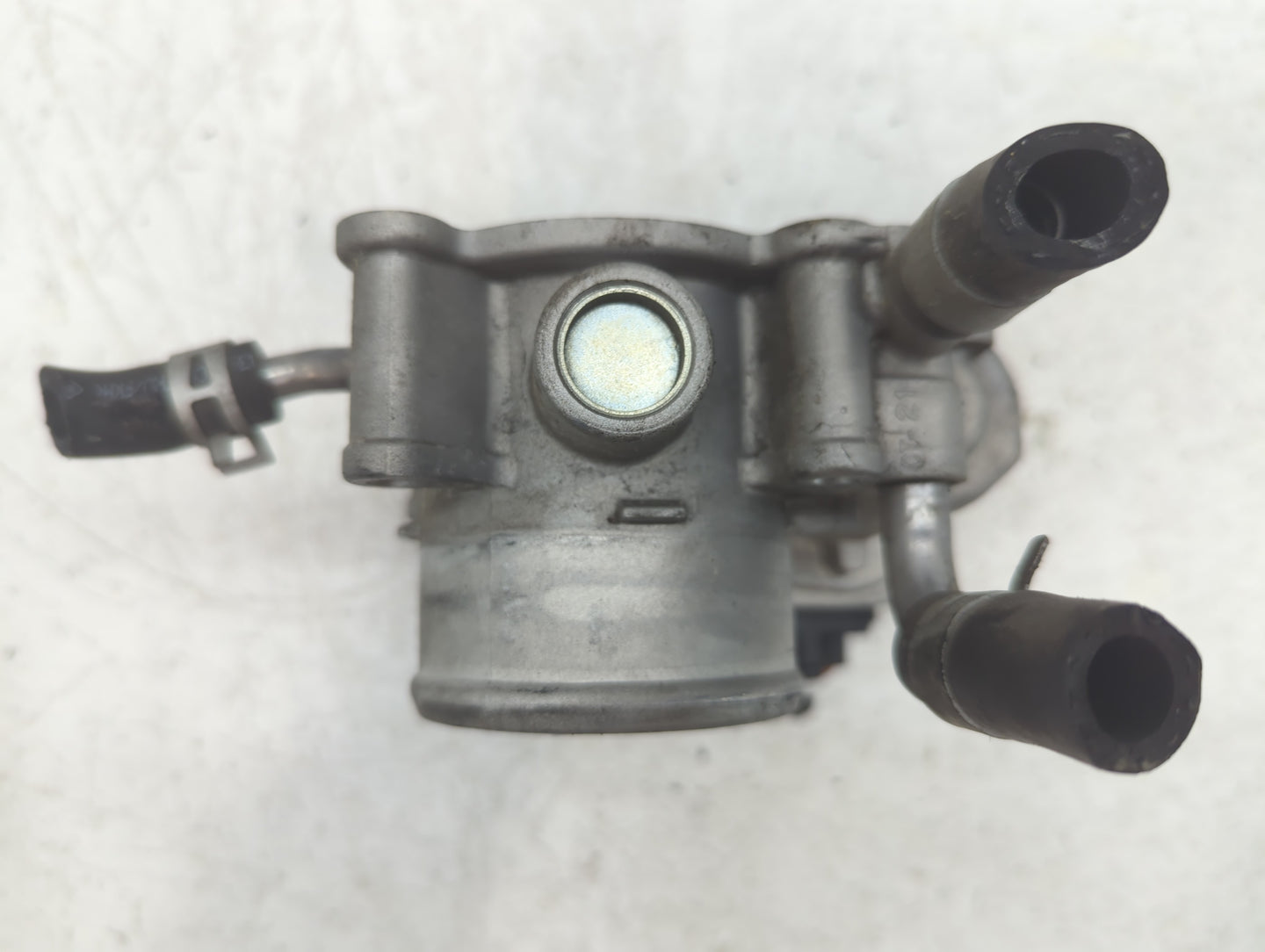 2012-2019 Kia Soul Throttle Body P/N:5302 11T13 35100-2B300 Fits Fits 2012 2013 2014 2015 2016 2017 2018 2019 OEM Used Auto 