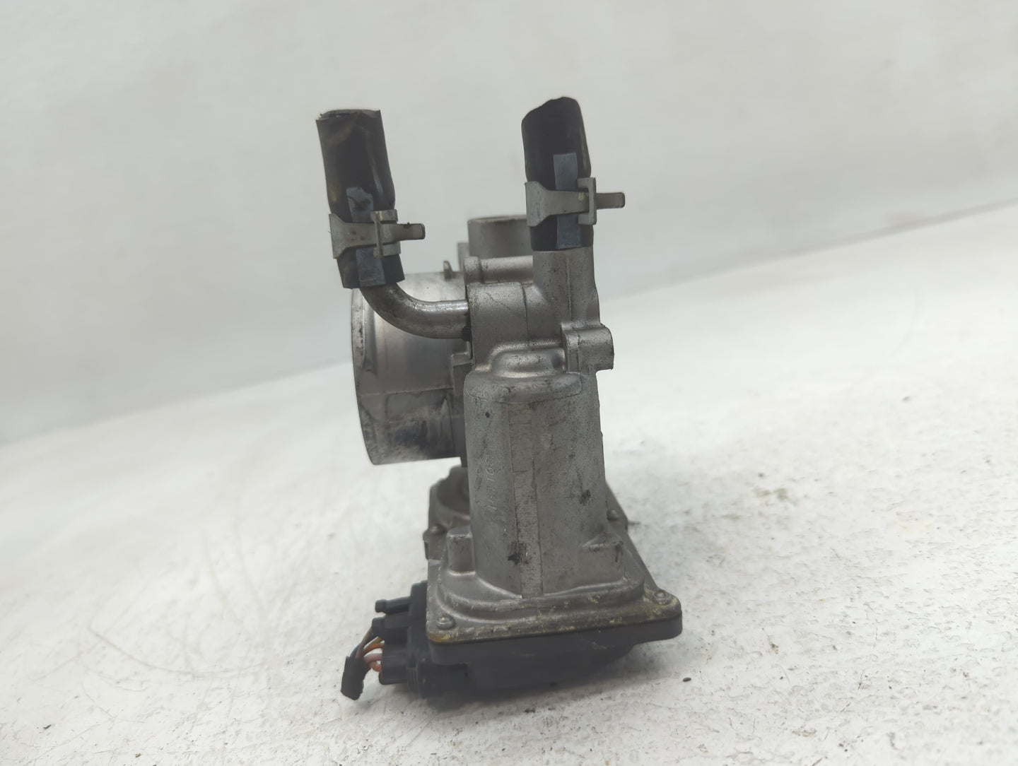2012-2019 Kia Soul Throttle Body P/N:5302 11T13 35100-2B300 Fits Fits 2012 2013 2014 2015 2016 2017 2018 2019 OEM Used Auto 