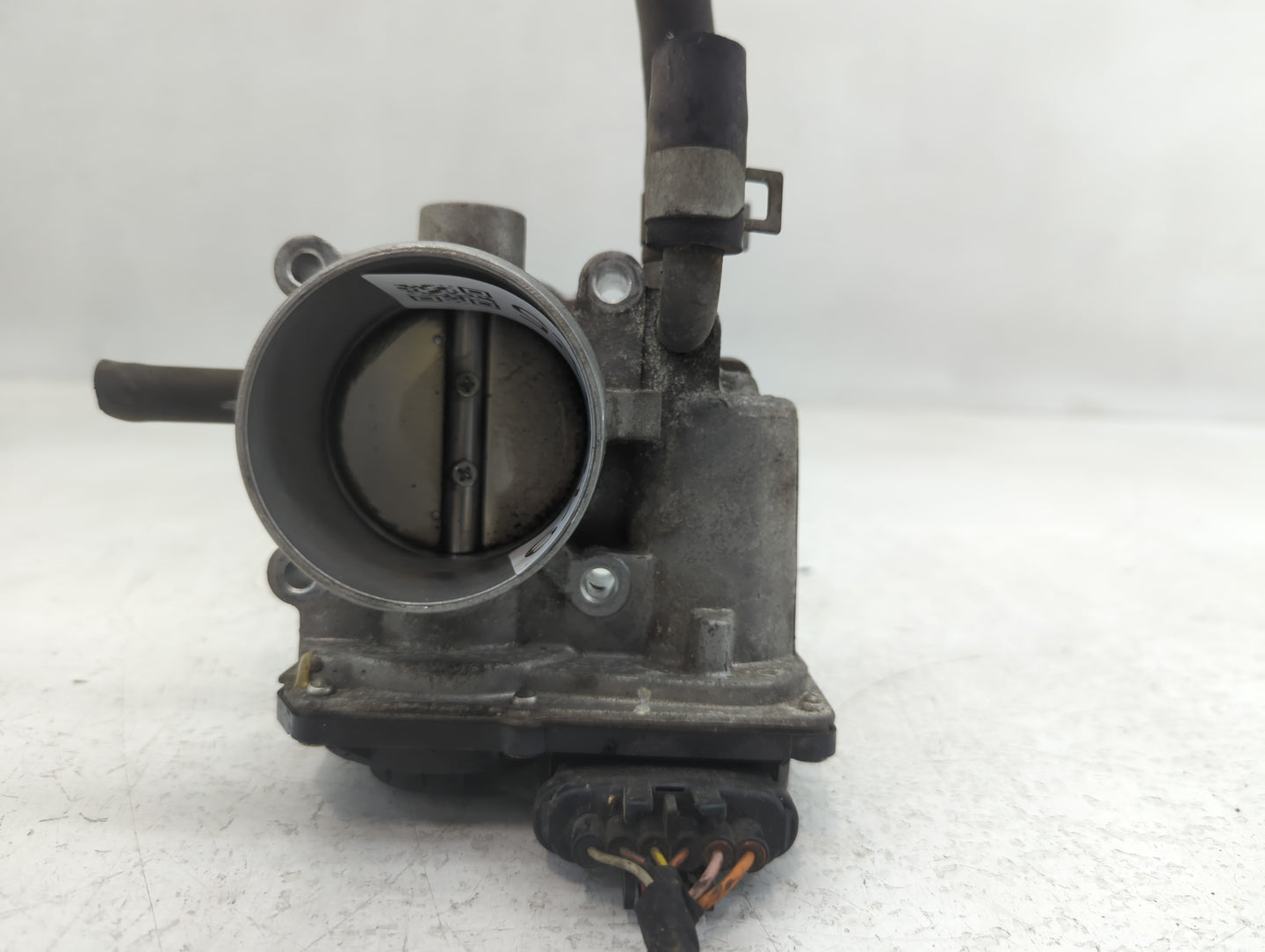 2012-2019 Kia Soul Throttle Body P/N:35100-2B300 Fits Fits 2012 2013 2014 2015 2016 2017 2018 2019 OEM Used Auto Parts - Oem