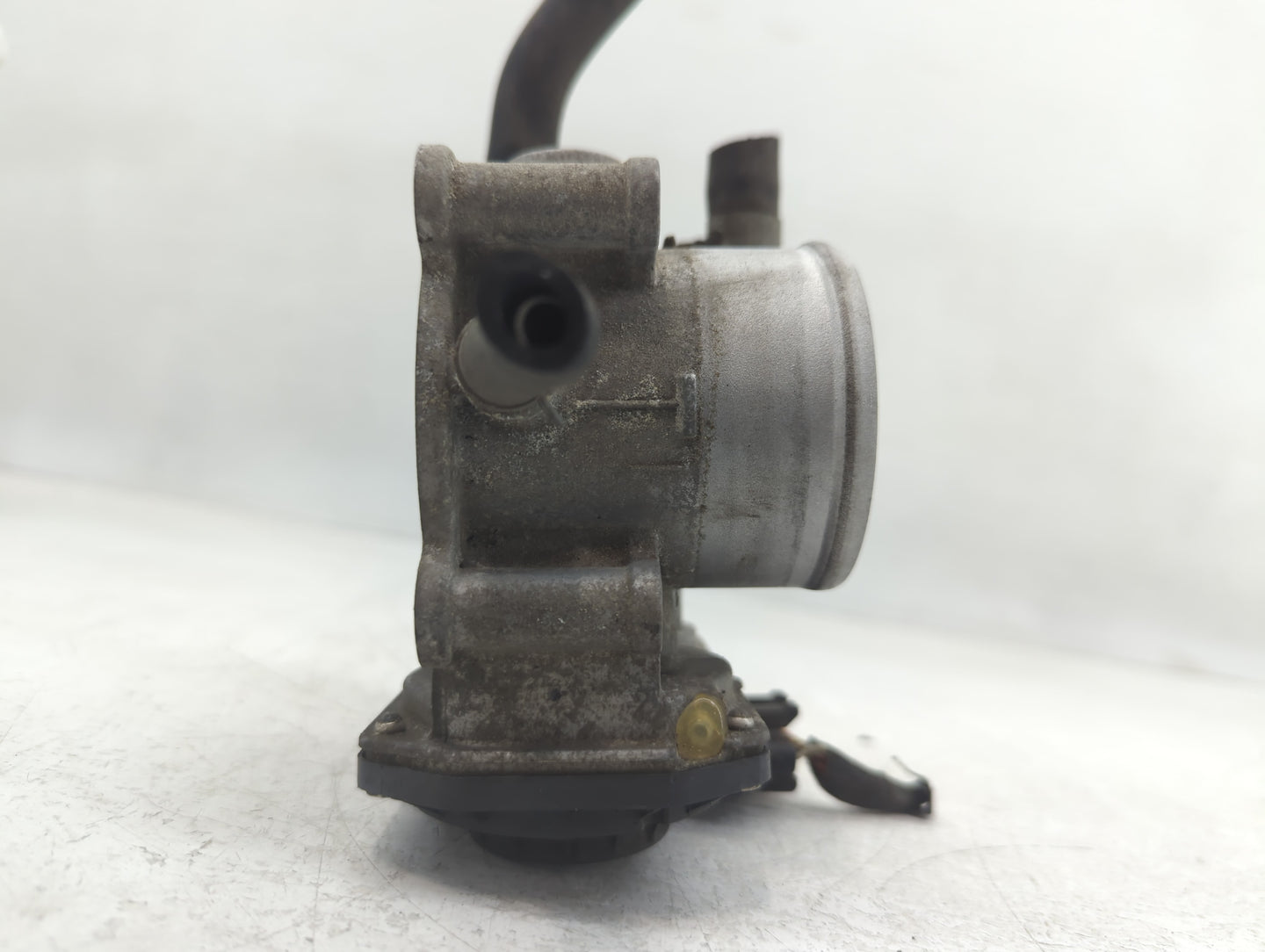 2012-2019 Kia Soul Throttle Body P/N:35100-2B300 Fits Fits 2012 2013 2014 2015 2016 2017 2018 2019 OEM Used Auto Parts - Oem