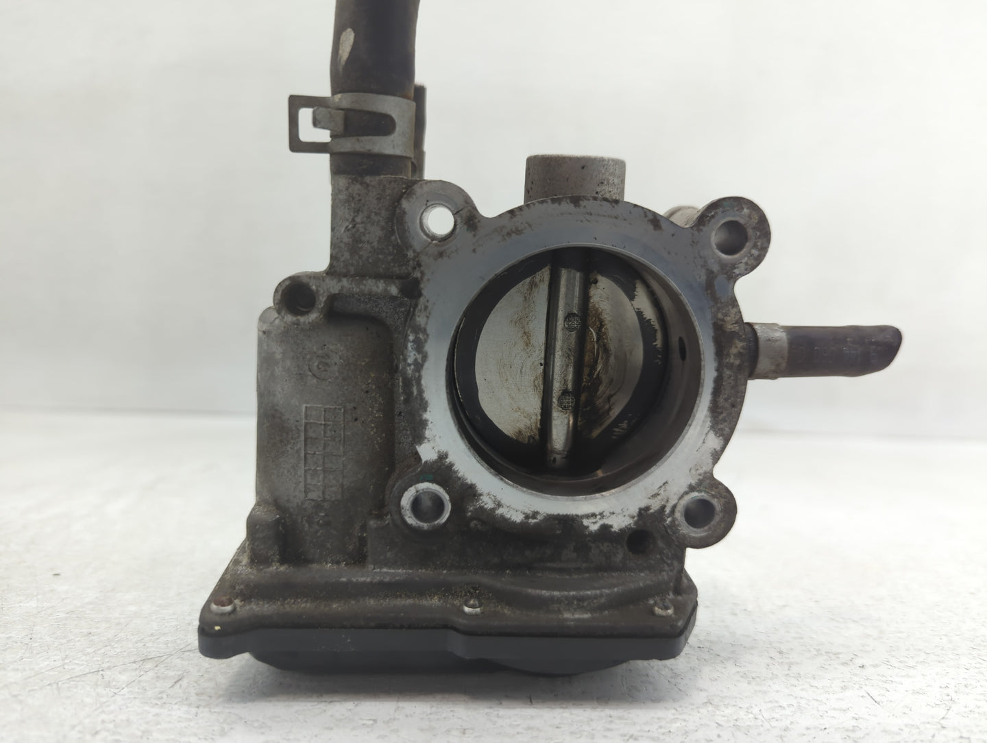 2012-2019 Kia Soul Throttle Body P/N:35100-2B300 Fits Fits 2012 2013 2014 2015 2016 2017 2018 2019 OEM Used Auto Parts - Oem