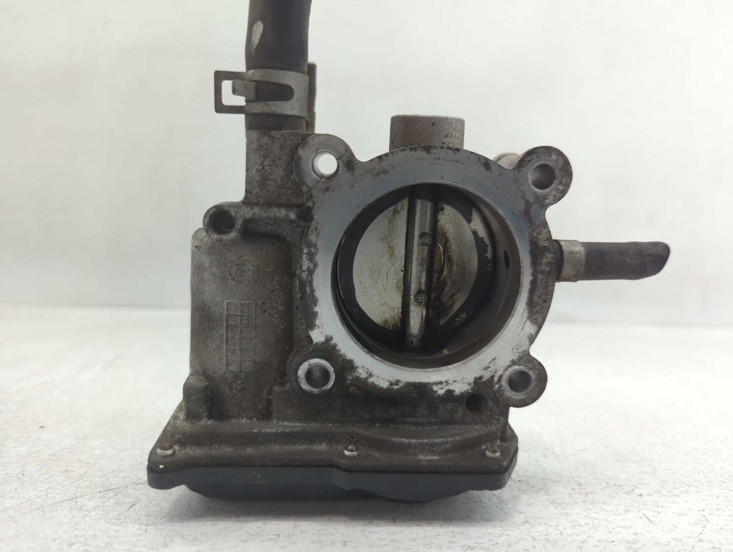 2012-2019 Kia Soul Throttle Body P/N:35100-2B300 Fits Fits 2012 2013 2014 2015 2016 2017 2018 2019 OEM Used Auto Parts - Oem