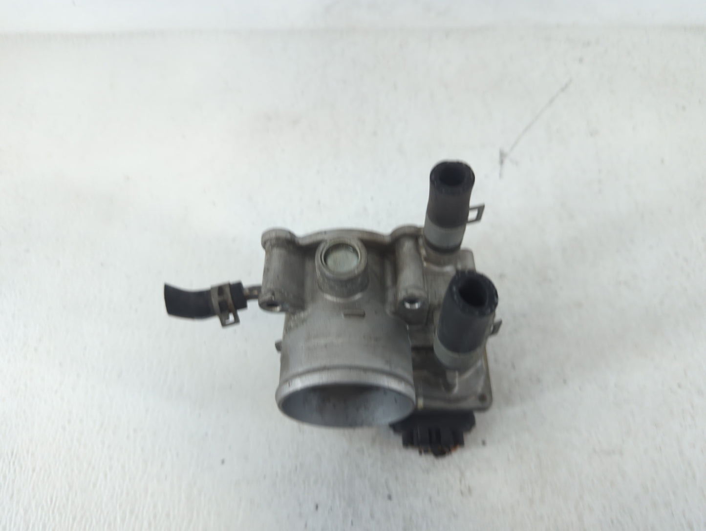 2012-2019 Kia Soul Throttle Body P/N:5302 07T04 35100-2B300 Fits Fits 2012 2013 2014 2015 2016 2017 2018 2019 OEM Used Auto 