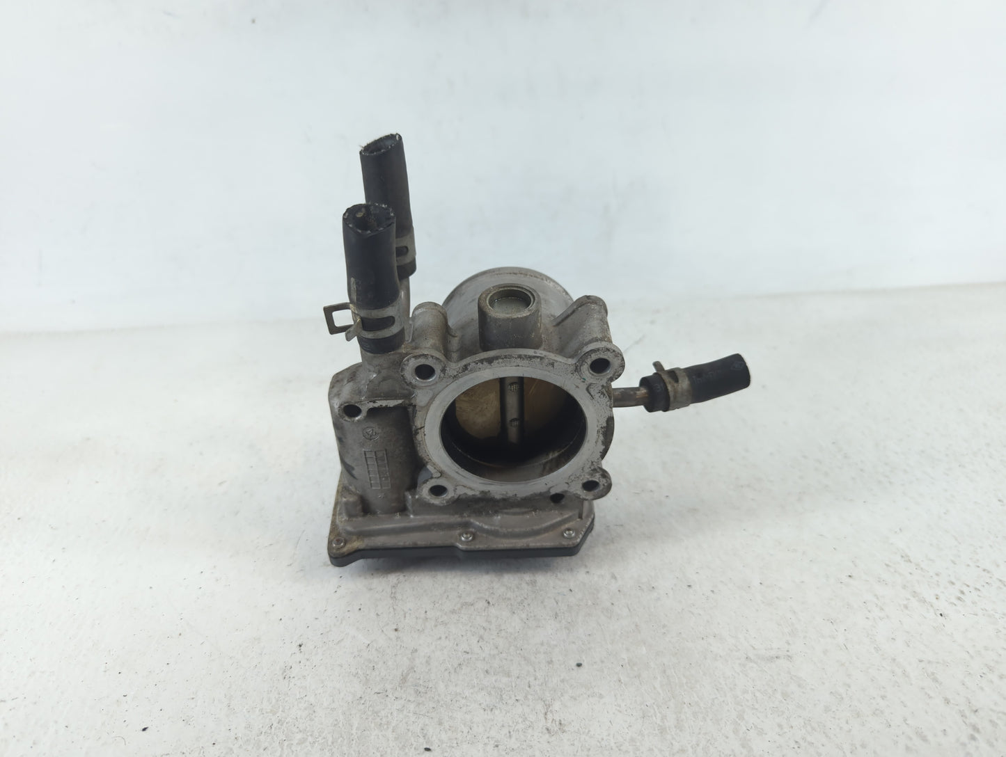 2012-2019 Kia Soul Throttle Body P/N:5302 07T04 35100-2B300 Fits Fits 2012 2013 2014 2015 2016 2017 2018 2019 OEM Used Auto 