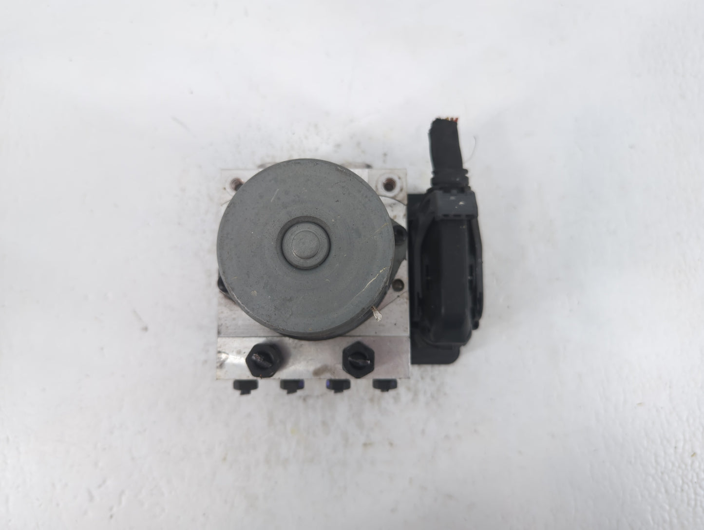 2017-2019 Kia Soul ABS Pump Control Module Replacement P/N:589200-E2120 Fits Fits 2017 2018 2019 OEM Used Auto Parts - Oemus