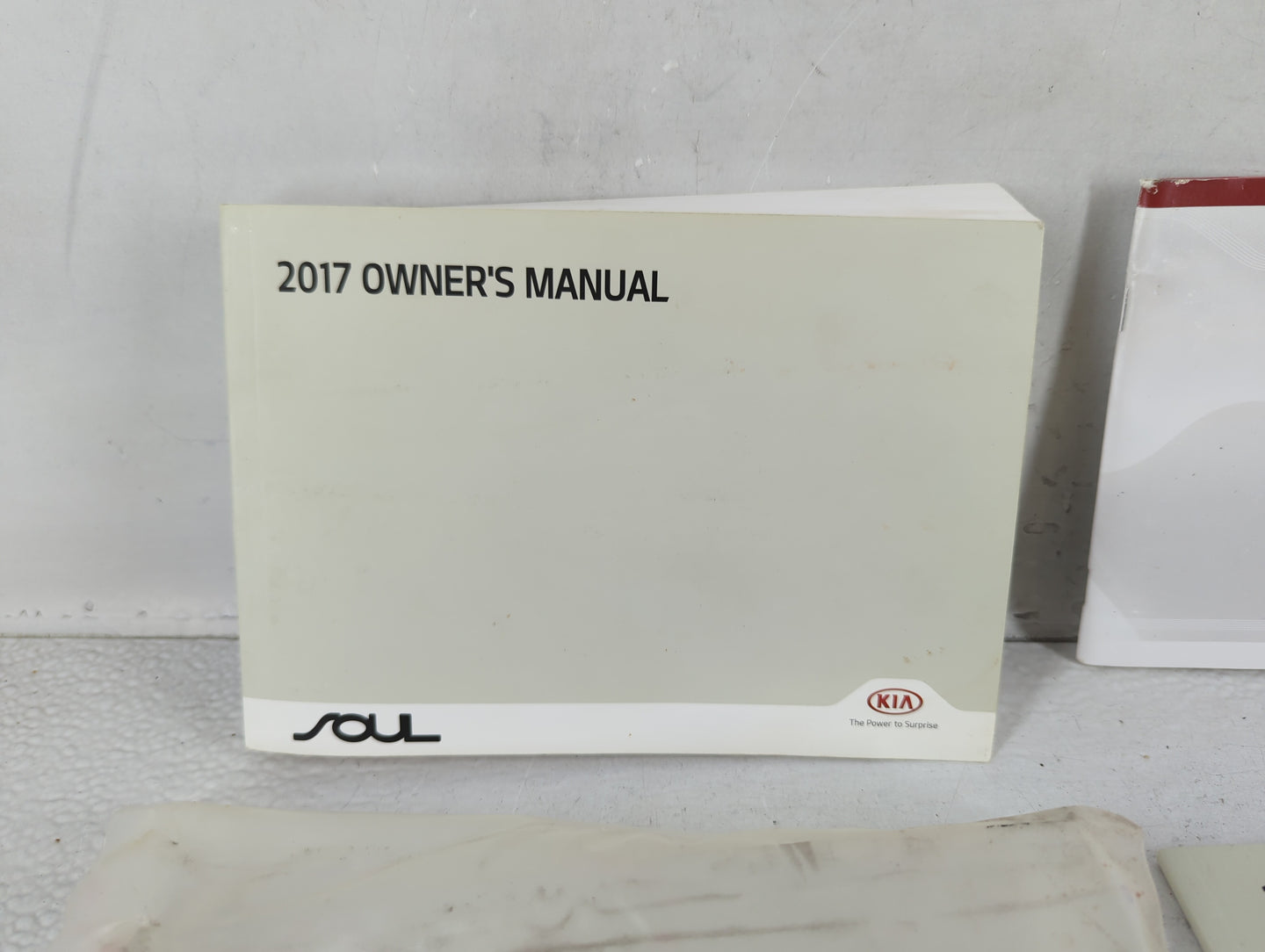 2017 Kia Soul Owners Manual Book Guide OEM Used Auto Parts - Oemusedautoparts1.com