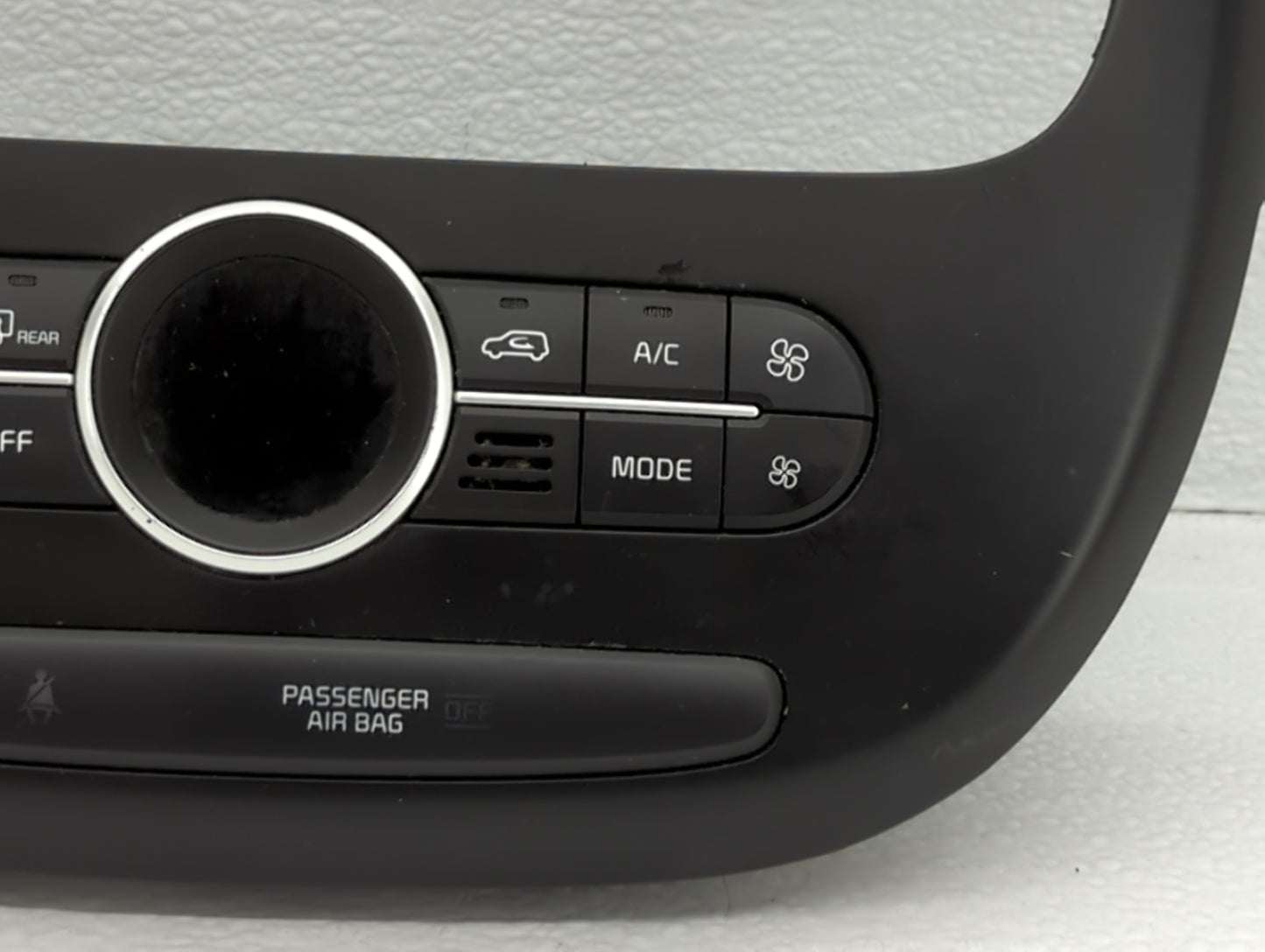 2017-2019 Kia Soul Climate Control Module Temperature AC/Heater Replacement P/N:97250-B2DQ1CA Fits Fits 2017 2018 2019 OEM U