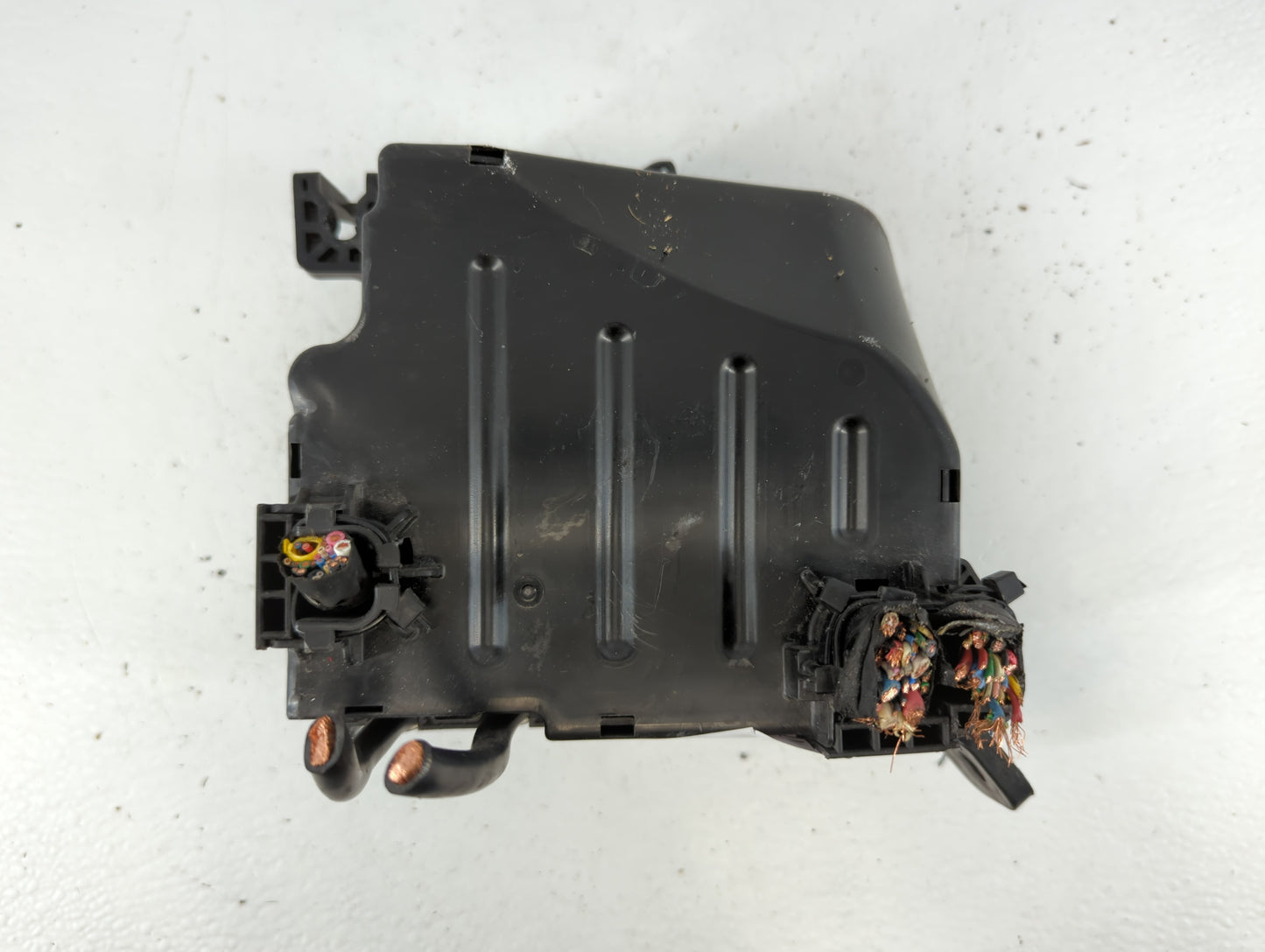2017-2019 Kia Soul Fusebox Fuse Box Panel Relay Module P/N:91709B2070 Fits Fits 2017 2018 2019 OEM Used Auto Parts - Oemused