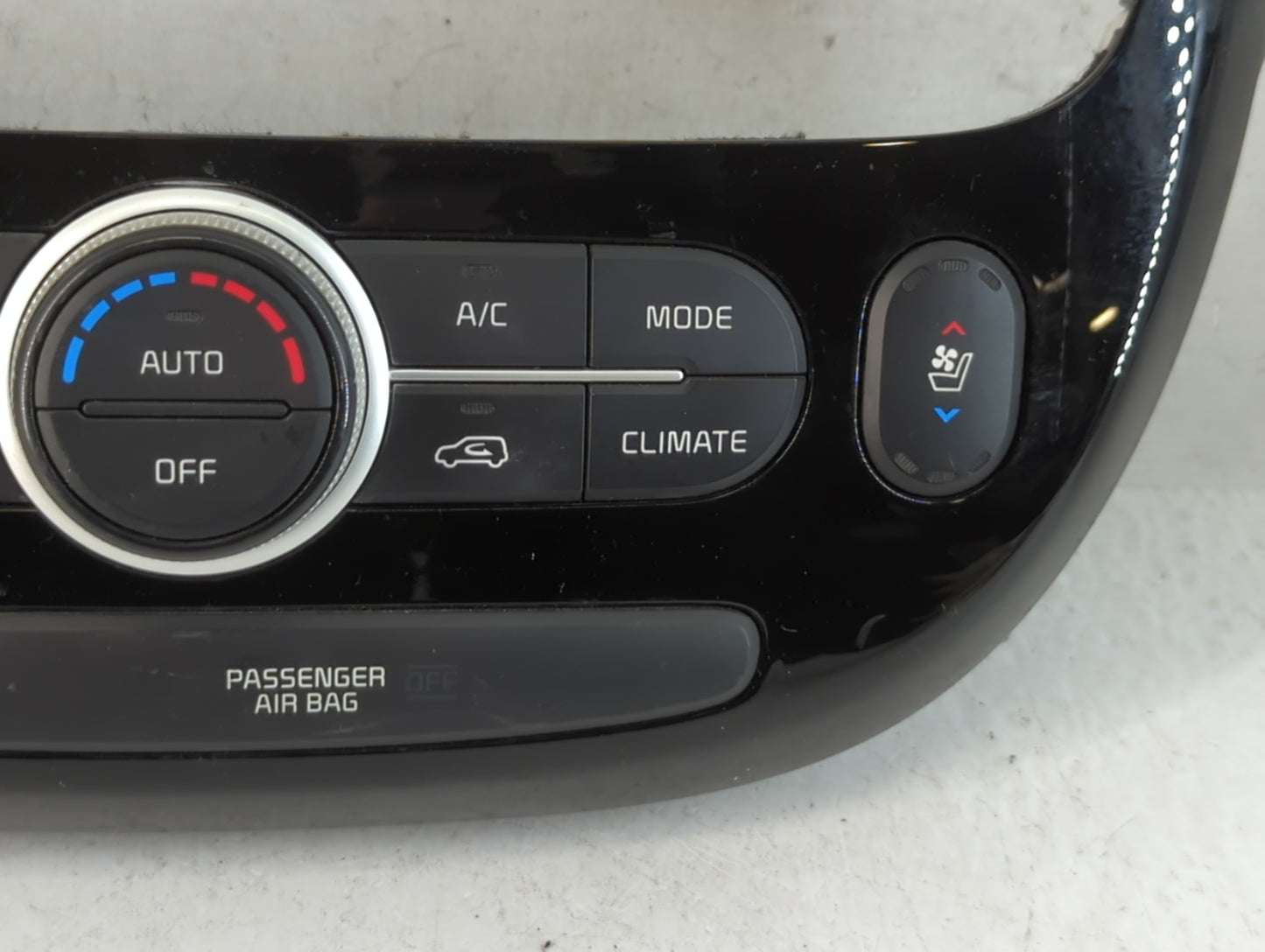 2017-2019 Kia Soul Climate Control Module Temperature AC/Heater Replacement P/N:97250-B2GS1CA Fits Fits 2017 2018 2019 OEM U