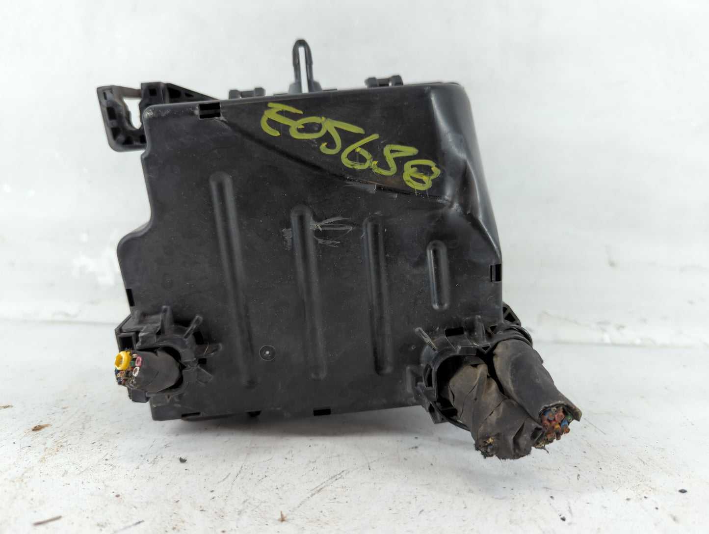 2017-2019 Kia Soul Fusebox Fuse Box Panel Relay Module P/N:91950-B2350 Fits Fits 2017 2018 2019 OEM Used Auto Parts - Oemuse