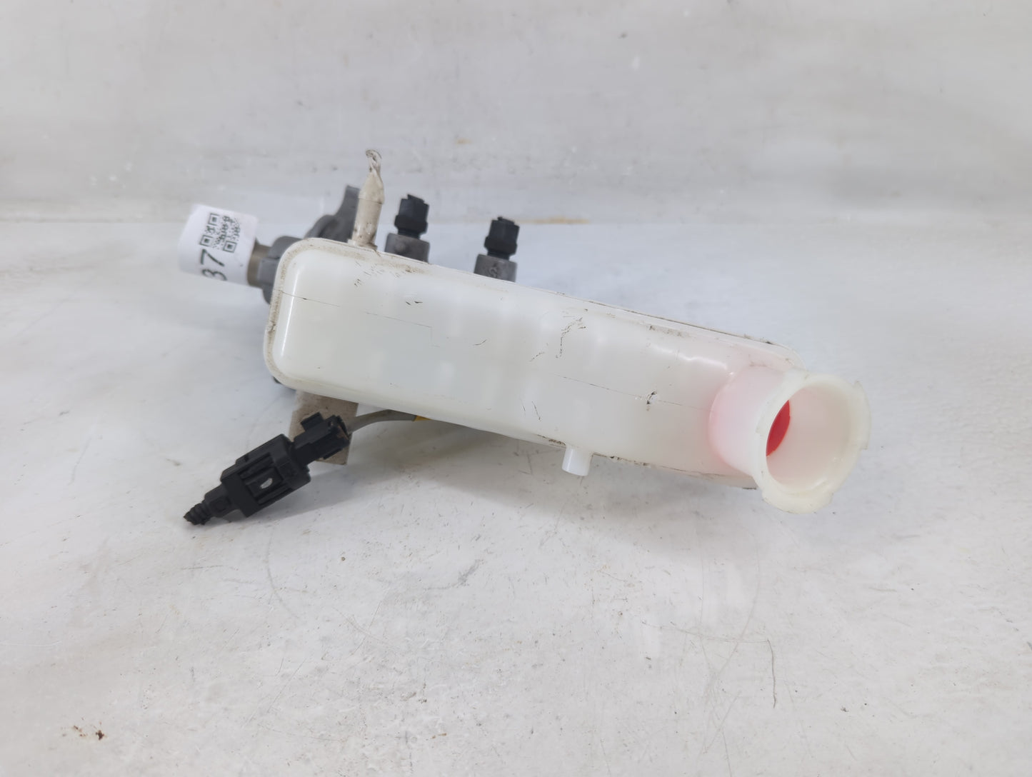 2017-2021 Kia Sportage Brake Master Cylinder - Oemusedautoparts1.com