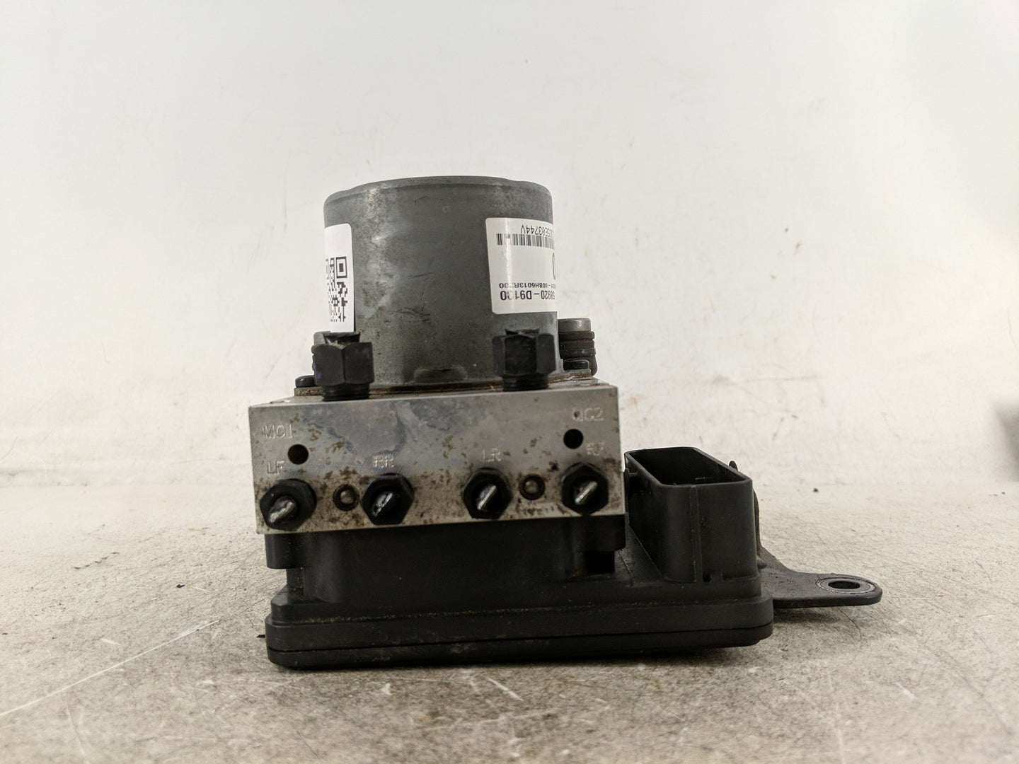 2017-2019 Kia Sportage ABS Pump Control Module Replacement P/N:BE6003R200 Fits Fits 2017 2018 2019 OEM Used Auto Parts - Oem