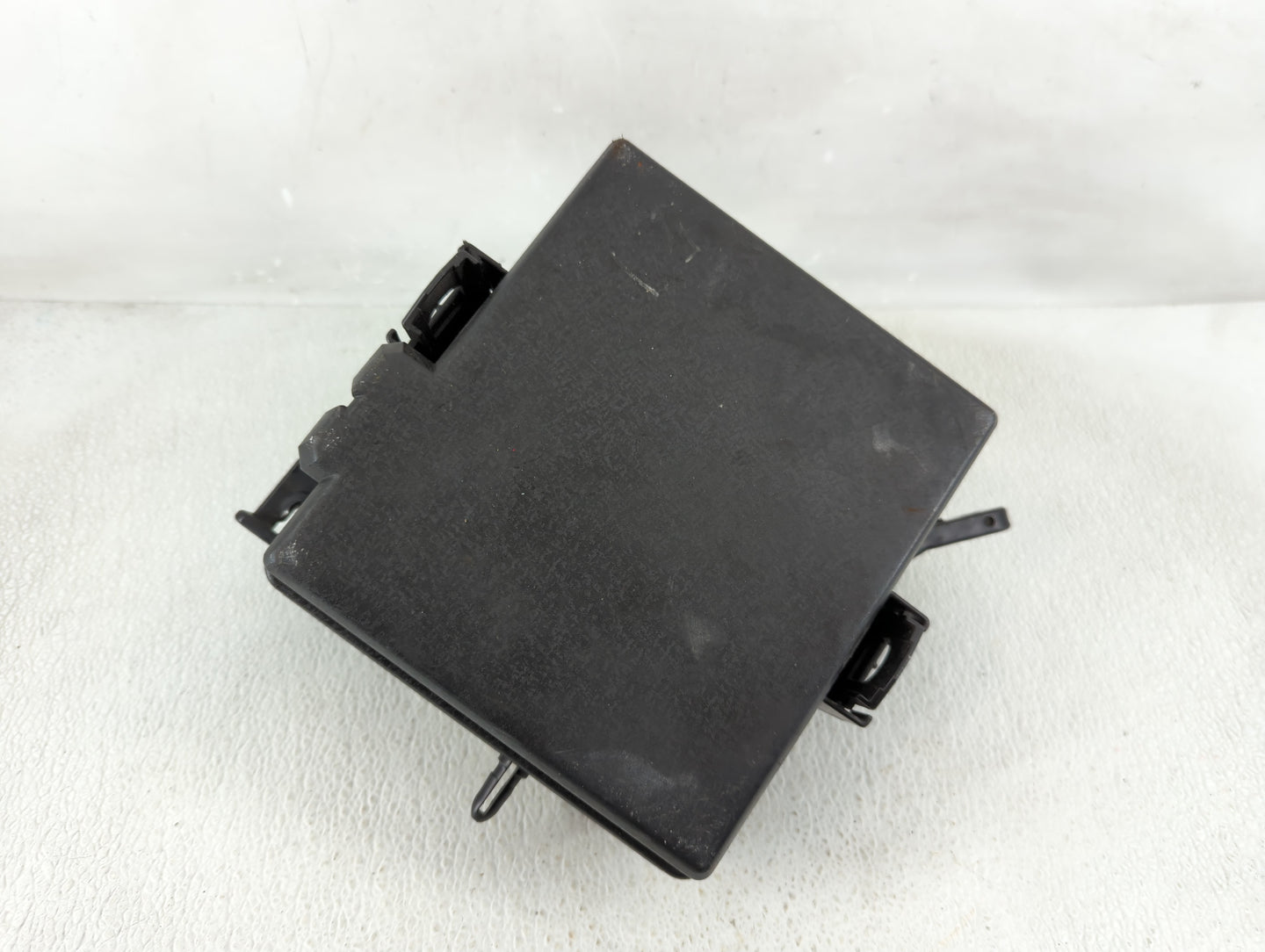 2017-2019 Kia Sportage Fusebox Fuse Box Panel Relay Module P/N:91941-D9520 Fits Fits 2017 2018 2019 OEM Used Auto Parts - Oe