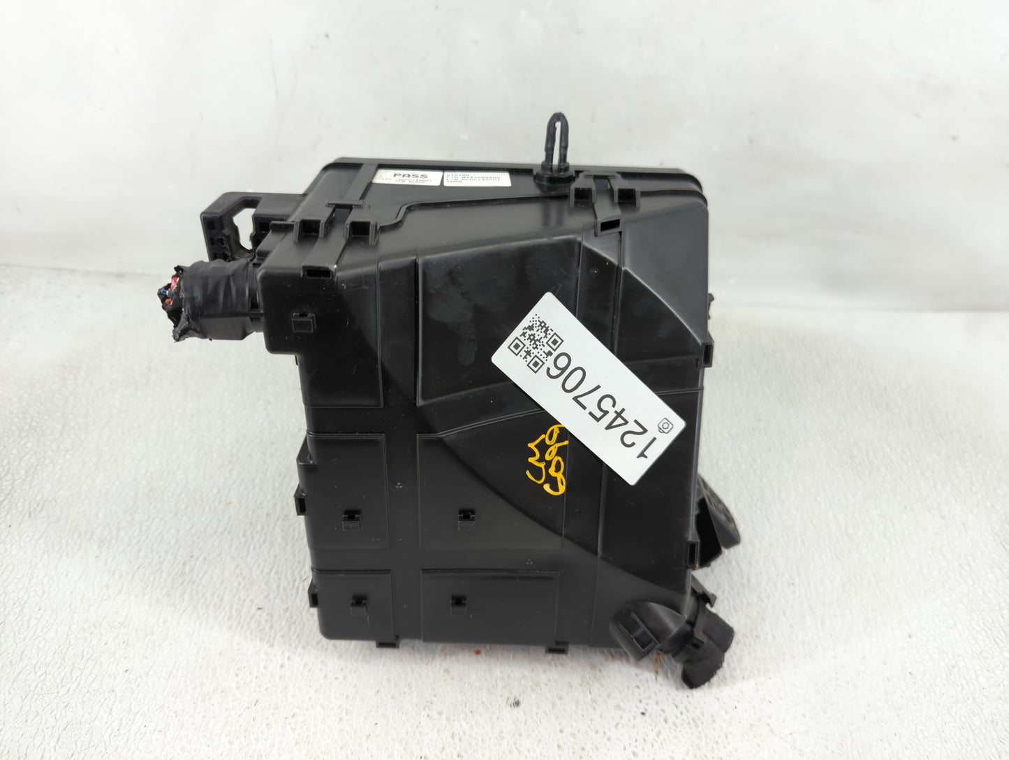 2017-2019 Kia Sportage Fusebox Fuse Box Panel Relay Module P/N:91941-D9520 Fits Fits 2017 2018 2019 OEM Used Auto Parts - Oe