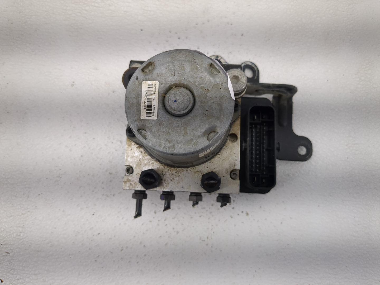 2017-2019 Kia Sportage ABS Pump Control Module Replacement P/N:58920-D9100 Fits Fits 2017 2018 2019 OEM Used Auto Parts - Oe