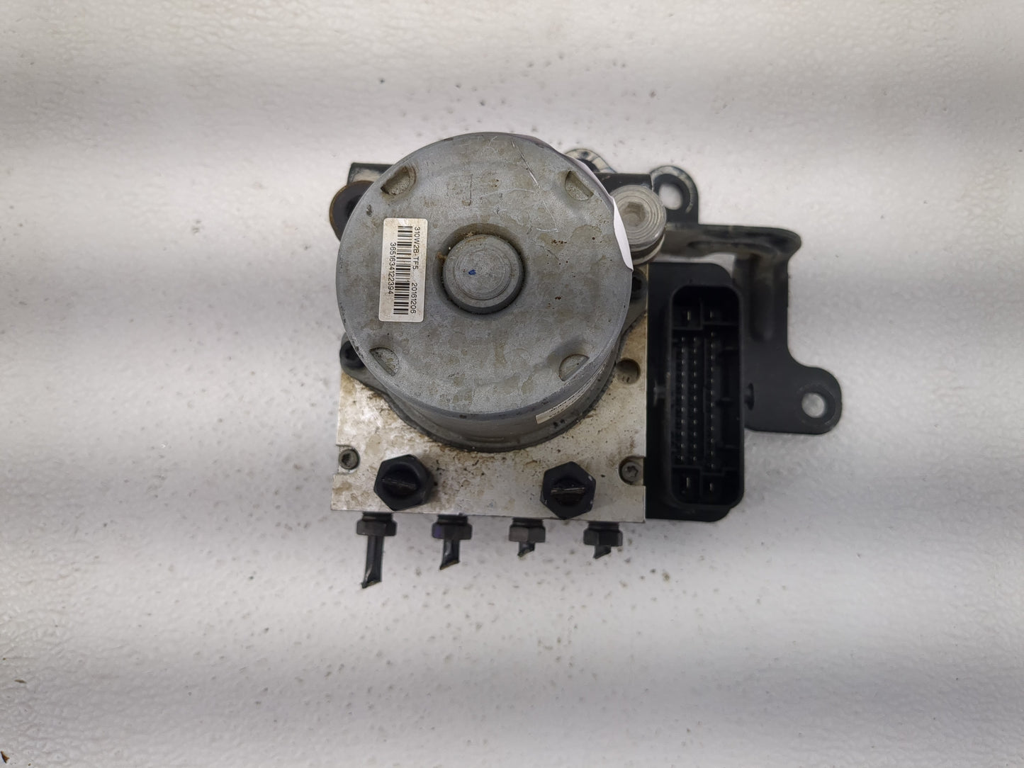 2017-2019 Kia Sportage ABS Pump Control Module Replacement P/N:58920-D9100 Fits Fits 2017 2018 2019 OEM Used Auto Parts - Oe