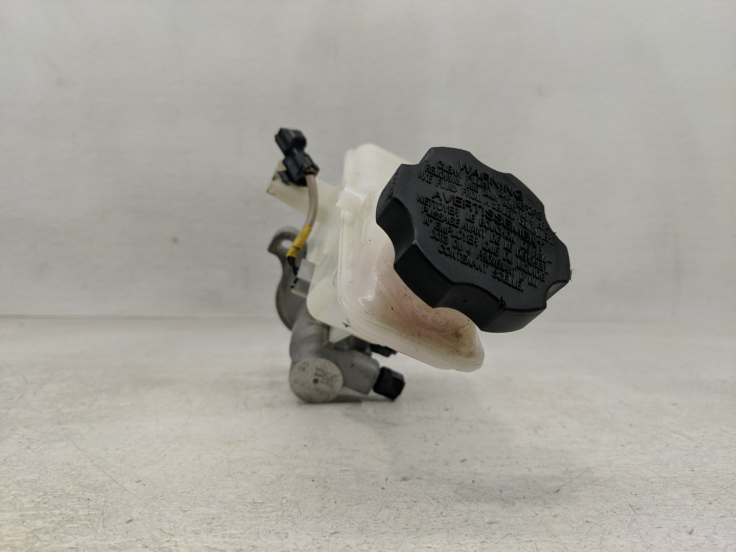 2017-2021 Kia Sportage Brake Master Cylinder - Oemusedautoparts1.com