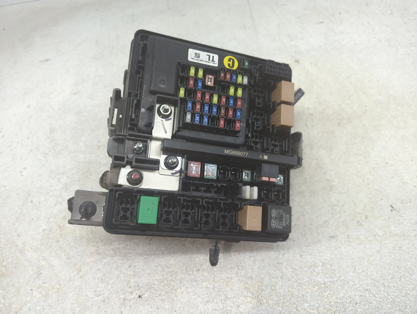 2017-2019 Kia Sportage Fusebox Fuse Box Panel Relay Module Fits Fits 2017 2018 2019 OEM Used Auto Parts - Oemusedautoparts1.