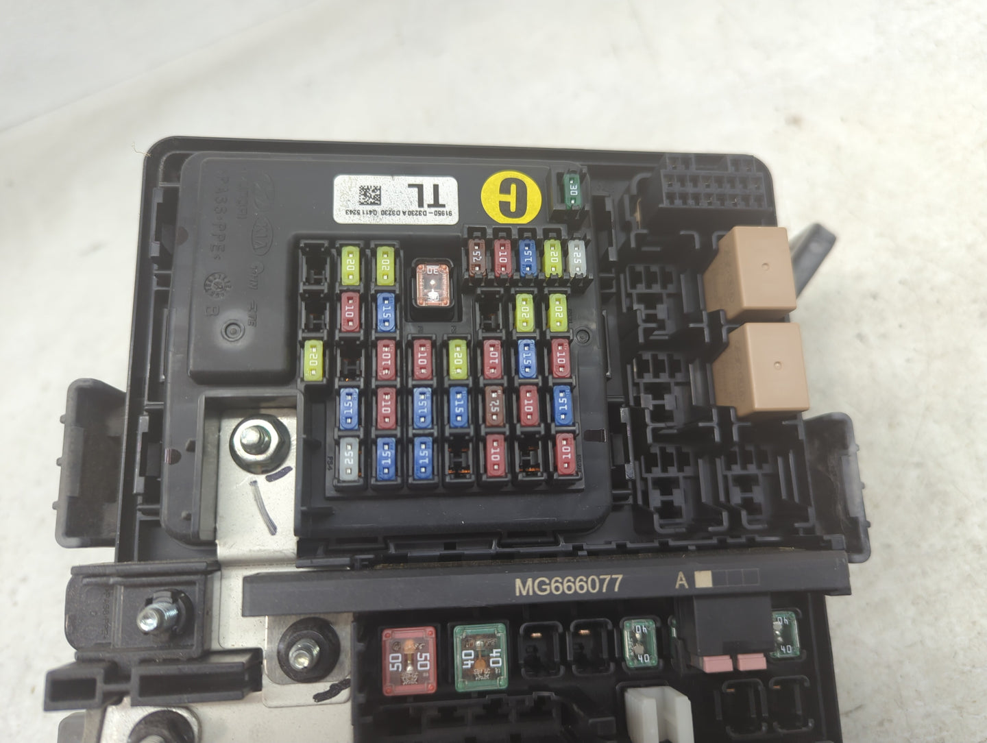 2017-2019 Kia Sportage Fusebox Fuse Box Panel Relay Module Fits Fits 2017 2018 2019 OEM Used Auto Parts - Oemusedautoparts1.