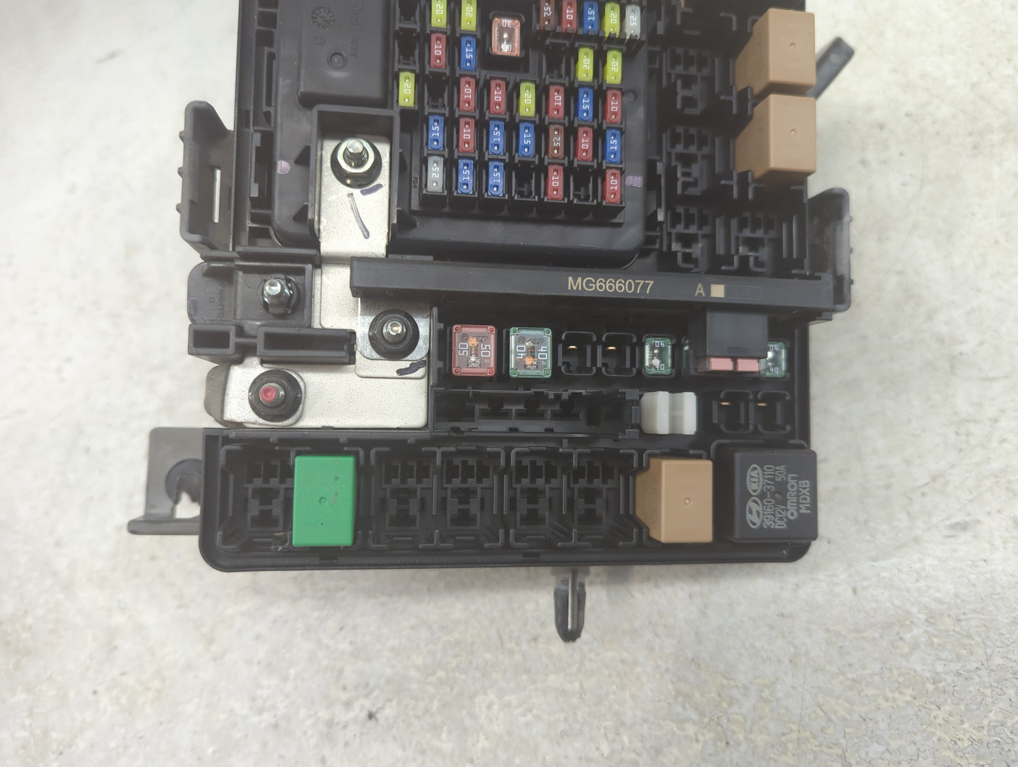 2017-2019 Kia Sportage Fusebox Fuse Box Panel Relay Module Fits Fits 2017 2018 2019 OEM Used Auto Parts - Oemusedautoparts1.