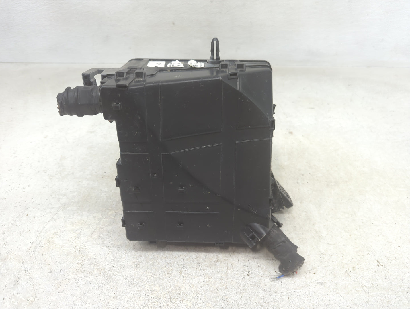 2017-2019 Kia Sportage Fusebox Fuse Box Panel Relay Module Fits Fits 2017 2018 2019 OEM Used Auto Parts - Oemusedautoparts1.