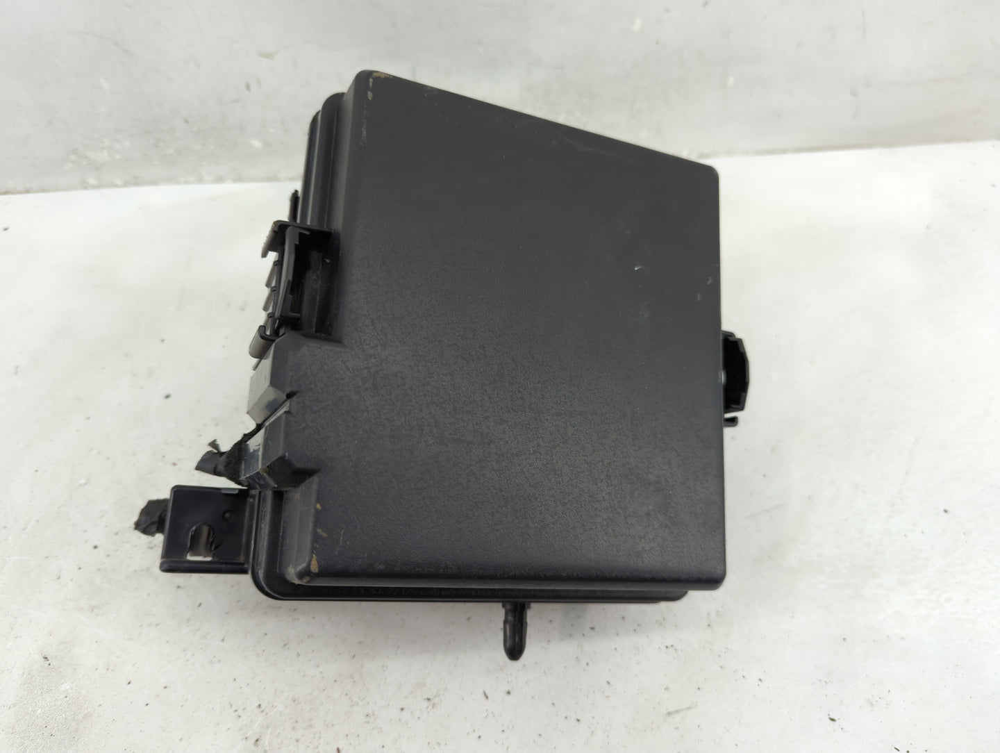 2017-2019 Kia Sportage Fusebox Fuse Box Panel Relay Module P/N:91470D9180 Fits Fits 2017 2018 2019 OEM Used Auto Parts - Oem