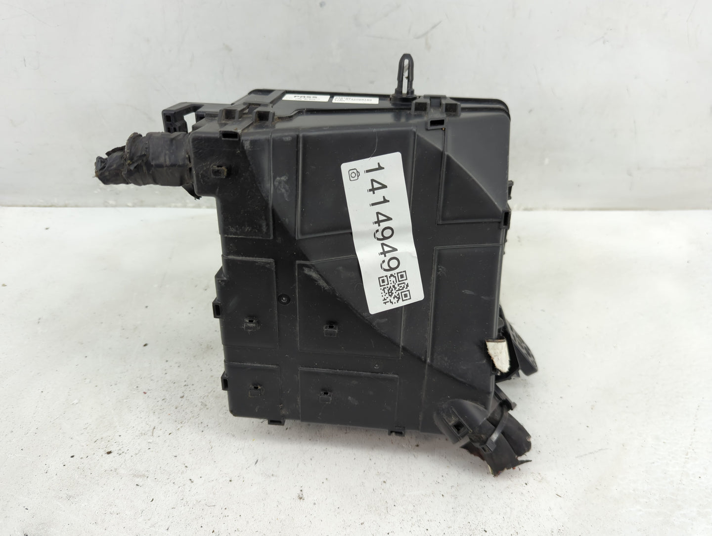 2017-2019 Kia Sportage Fusebox Fuse Box Panel Relay Module P/N:91470D9180 Fits Fits 2017 2018 2019 OEM Used Auto Parts - Oem