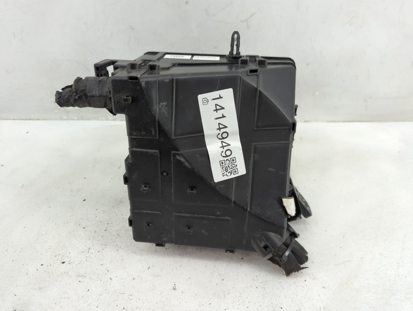 2017-2019 Kia Sportage Fusebox Fuse Box Panel Relay Module P/N:91470D9180 Fits Fits 2017 2018 2019 OEM Used Auto Parts - Oem
