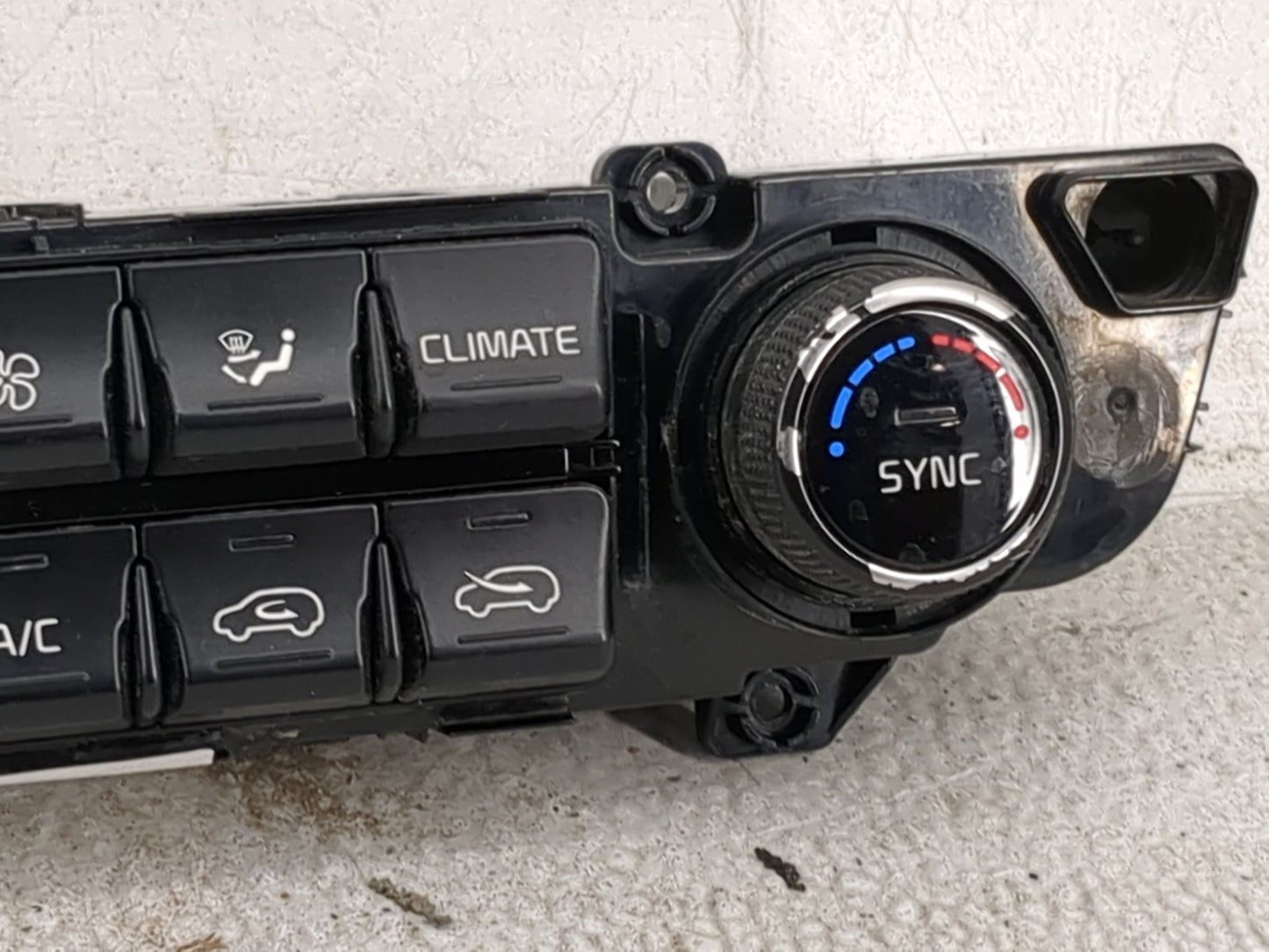 2017-2019 Kia Sportage Climate Control Module Temperature AC/Heater Replacement P/N:97250-D9XXX Fits Fits 2017 2018 2019 OEM