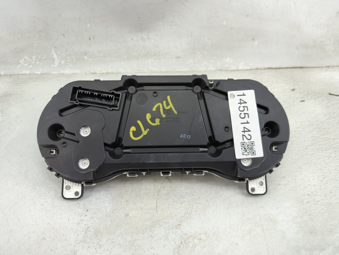 2017 Kia Sportage Instrument Cluster Speedometer Gauges P/N:94001-D9180 Miles: Fits OEM Used Auto Parts - Oemusedautoparts1.