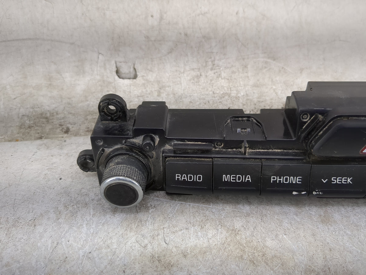 2017-2019 Kia Sportage Radio AM FM Cd Player Receiver Replacement P/N:D9665 68020 Fits Fits 2017 2018 2019 OEM Used Auto Par