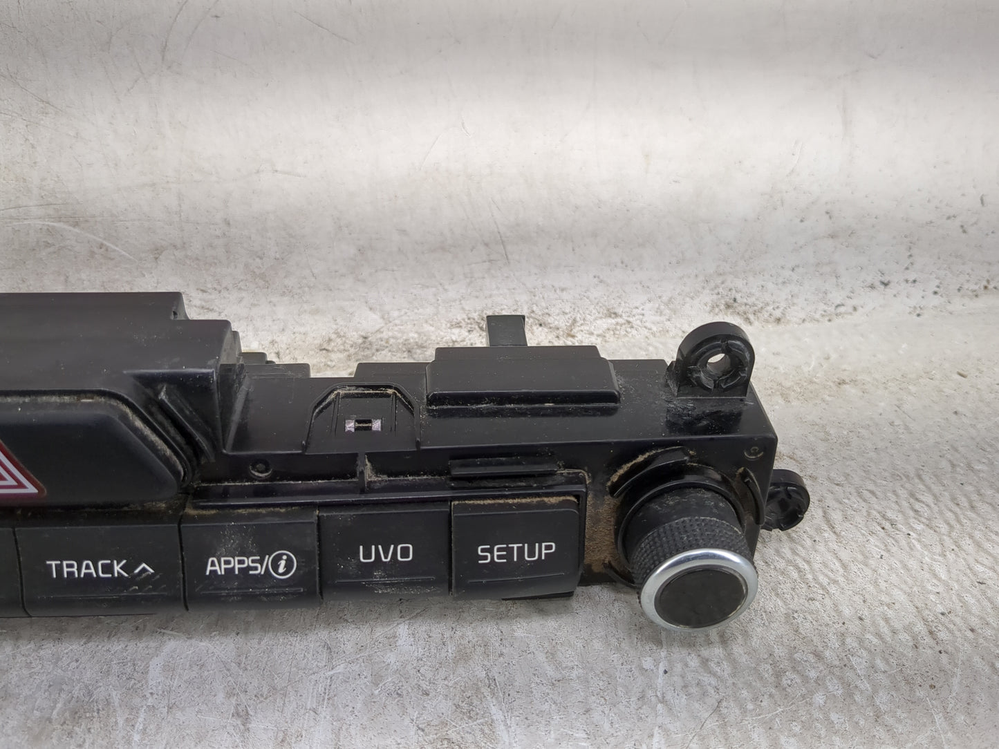 2017-2019 Kia Sportage Radio AM FM Cd Player Receiver Replacement P/N:D9665 68020 Fits Fits 2017 2018 2019 OEM Used Auto Par