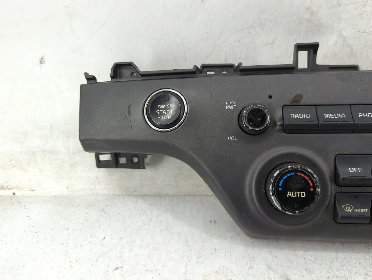2018-2021 Kia Sportage Radio Control Panel 1464467 - Oemusedautoparts1.com
